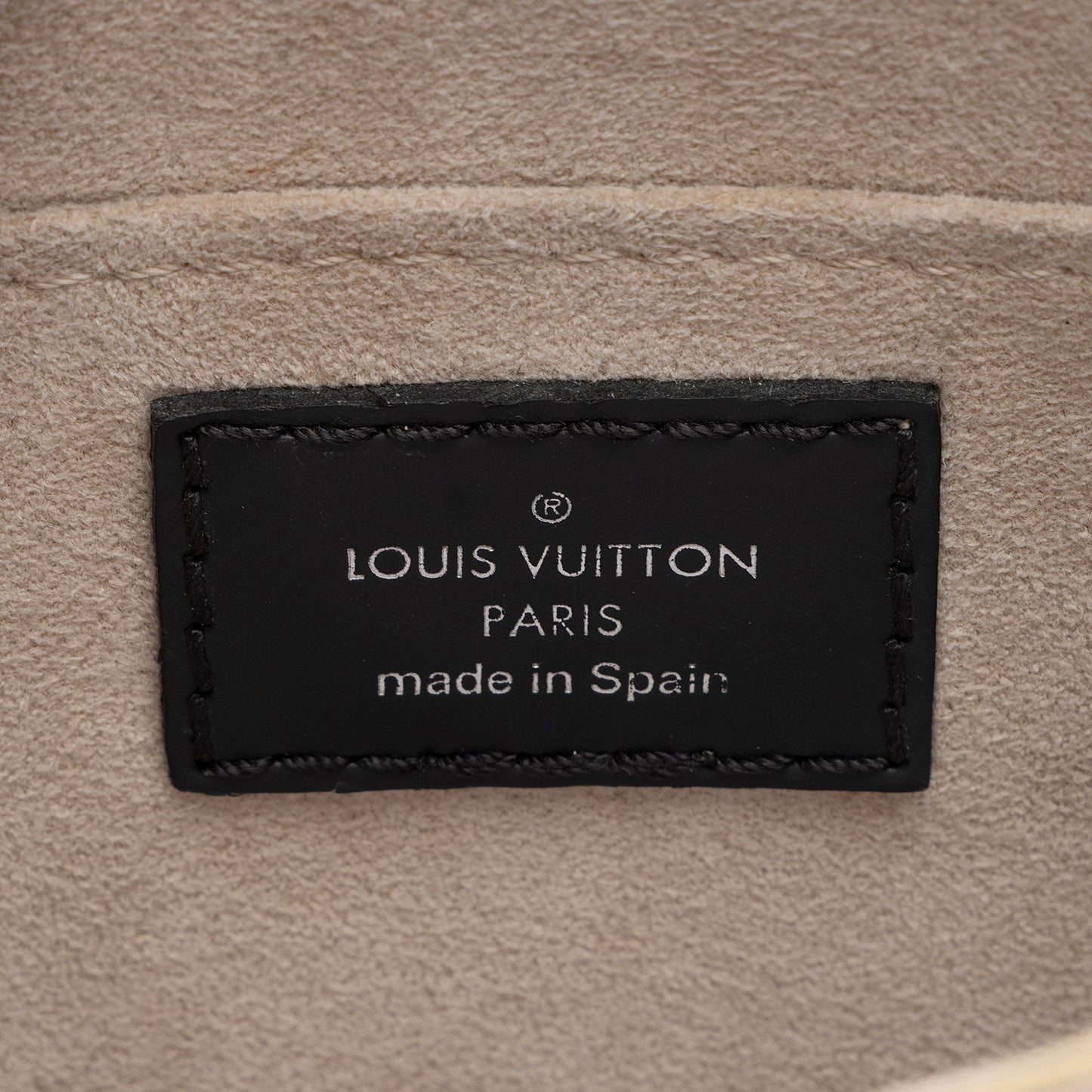 Louis Vuitton Epi Leather Petit Sac Plat Shoulder Bag (SHF-eQz5pV)