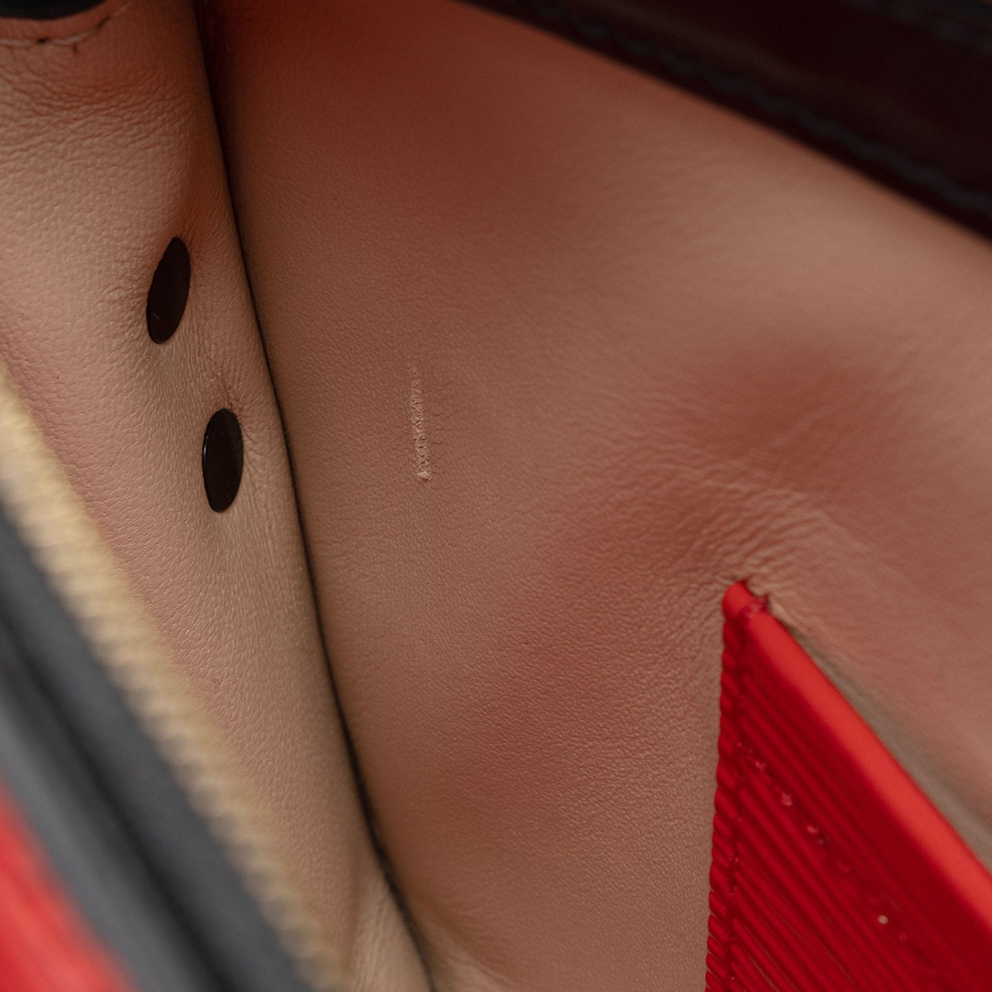 Louis Vuitton Epi Leather Trunk Clutch (SHF-f9WGSU)