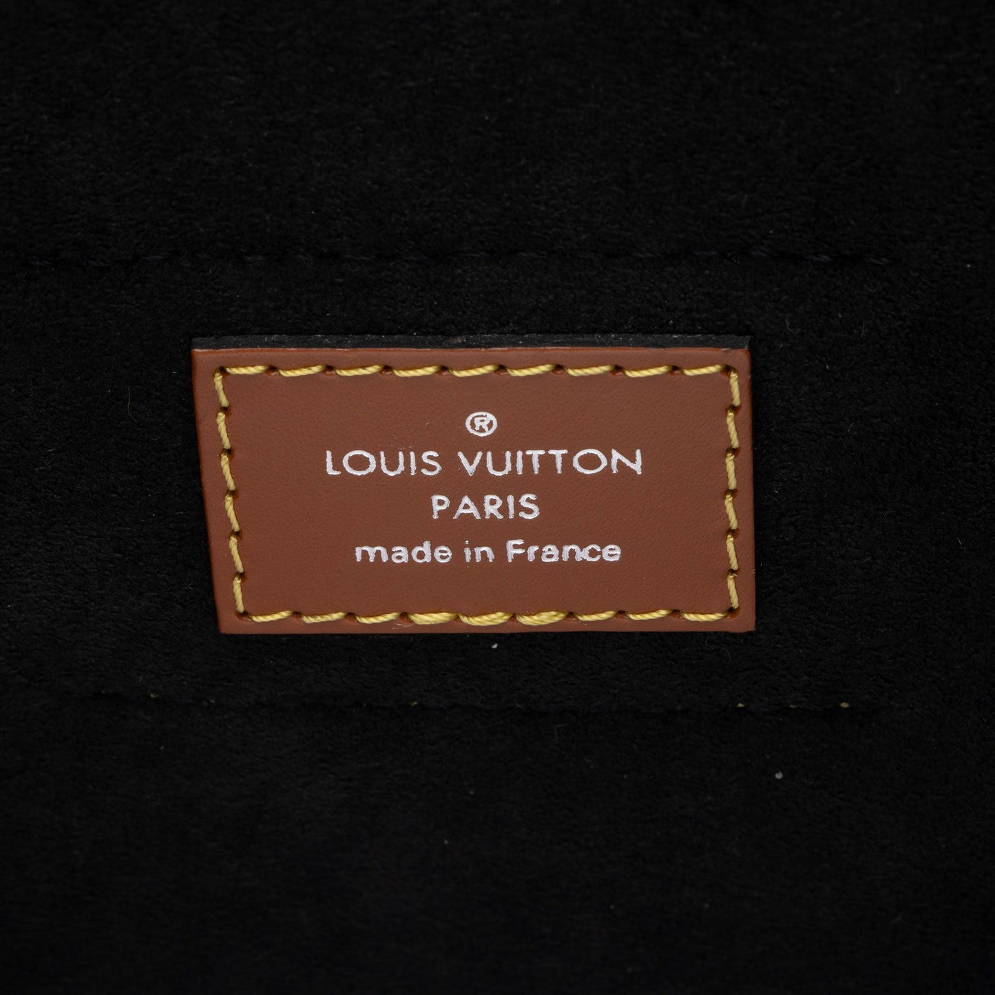 Louis Vuitton Epi Leather Twist Bucket Bag (SHF-6XRjK2)
