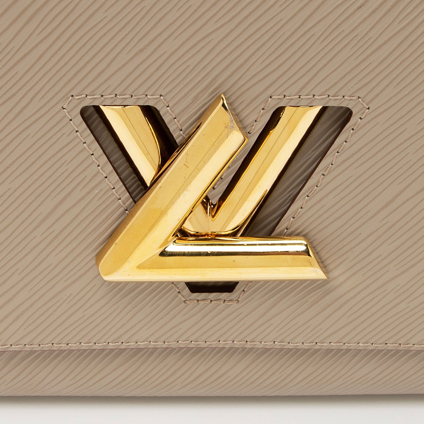 Louis Vuitton Epi Leather Twist MM Shoulder Bag (SHF-jv0LGT)