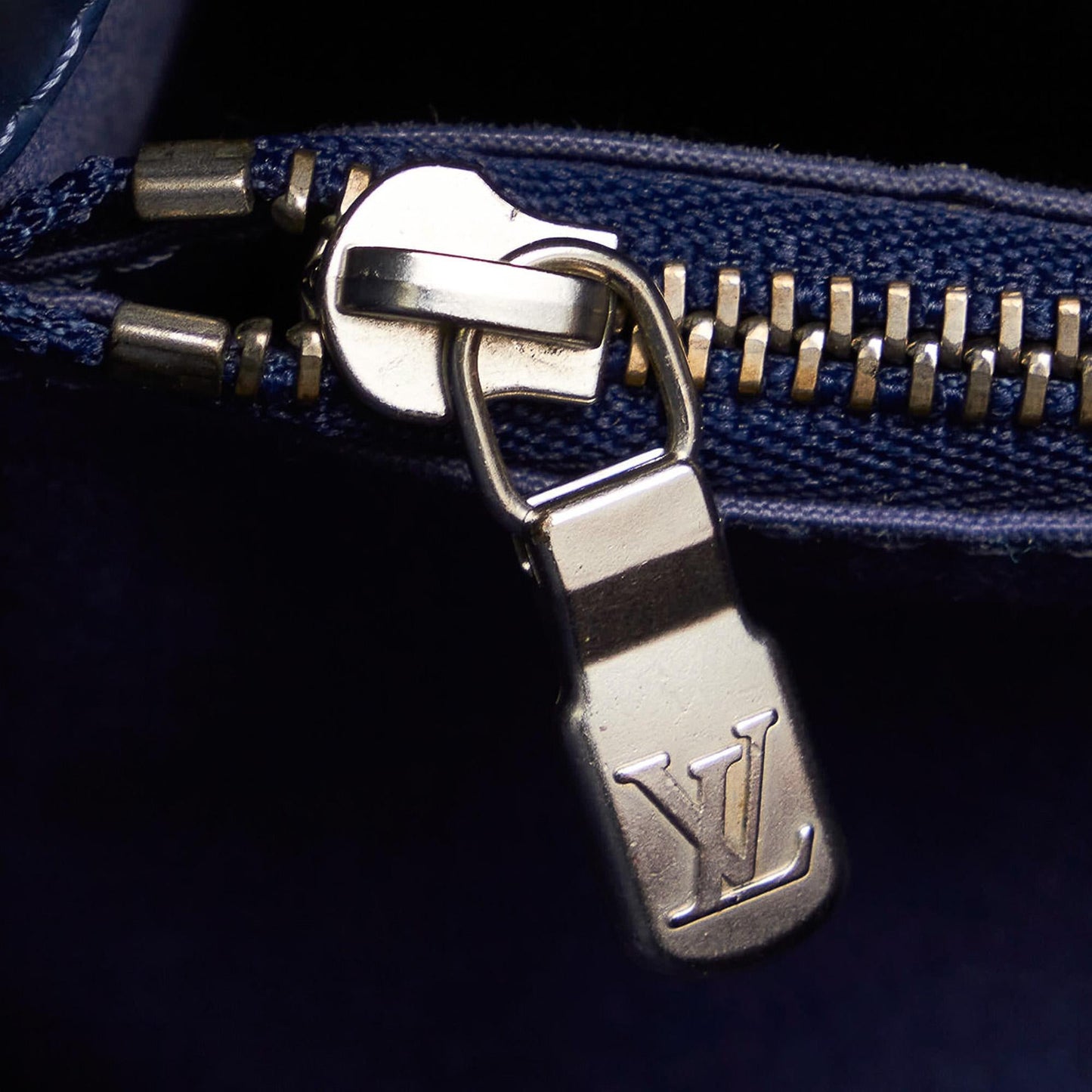 Louis Vuitton Epi Mandara MM (SHG-32740)