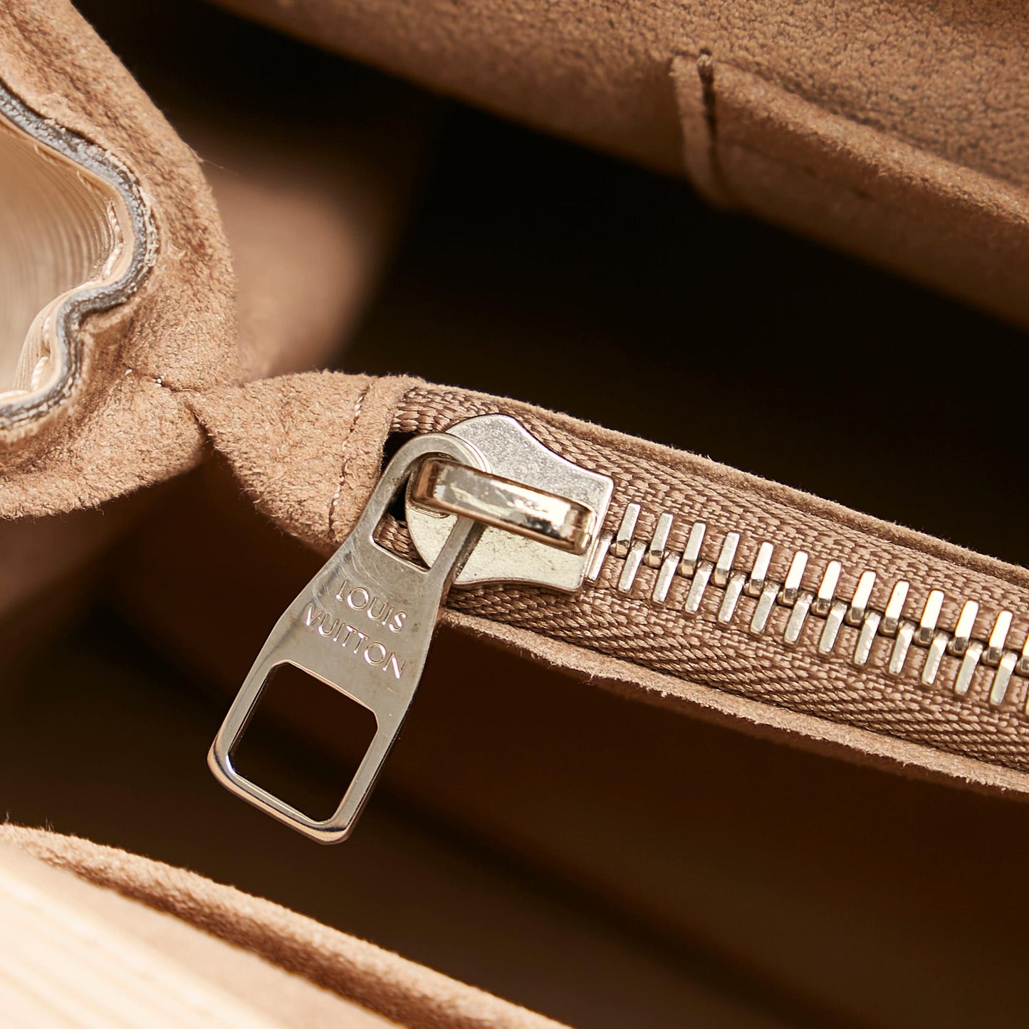 Louis Vuitton Epi Marly MM (SHG-37296)