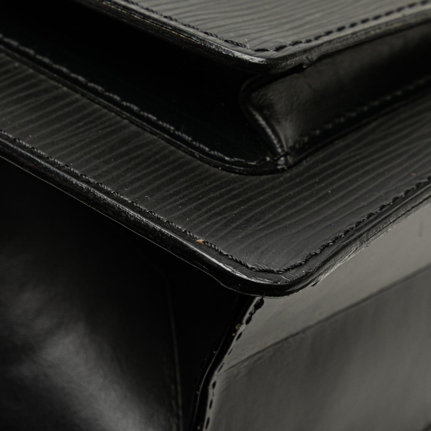 Louis Vuitton Epi Monceau 28