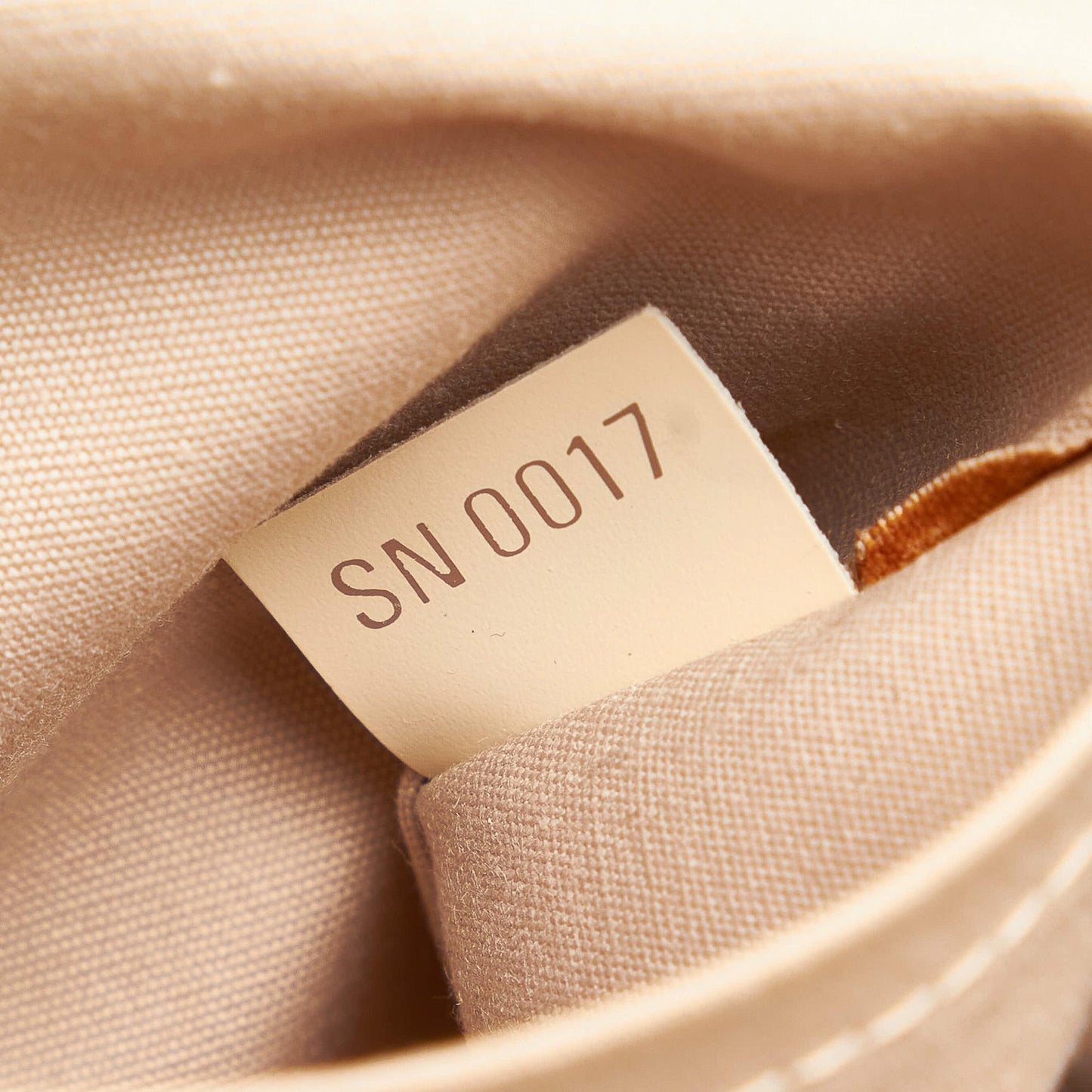 Louis Vuitton Epi Passy GM (SHG-31359)