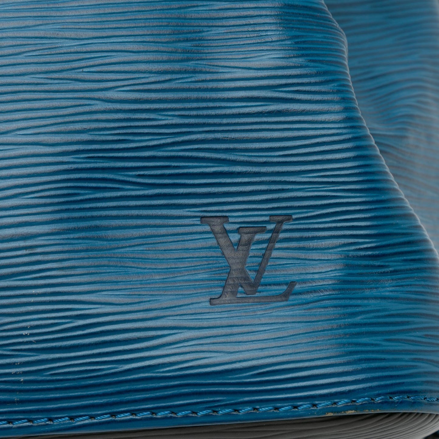 Louis Vuitton Epi Petit Bicolor Noe (SHG-HrkTnO)