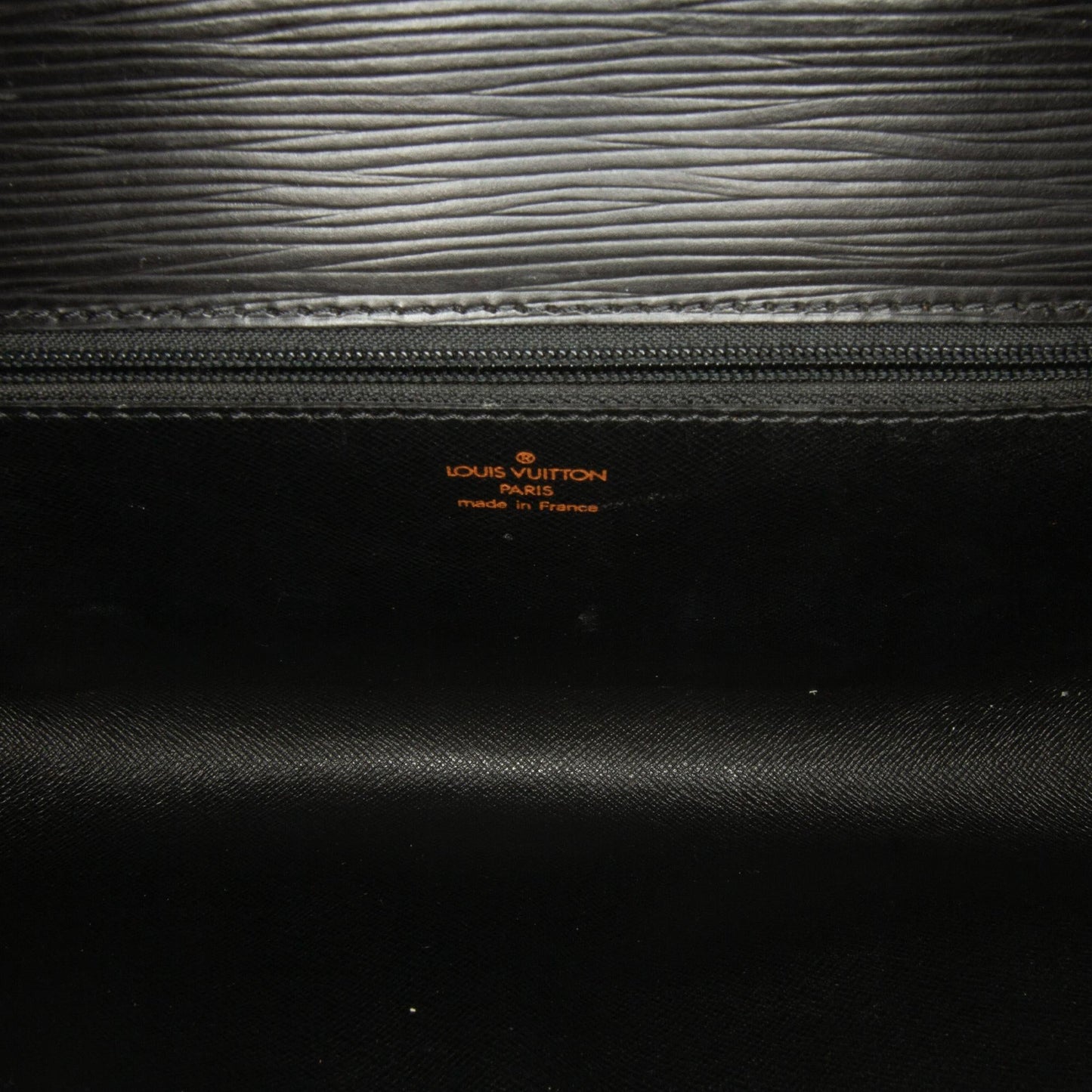 Louis Vuitton Epi Pochette Chaillot (SHG-b8islk)