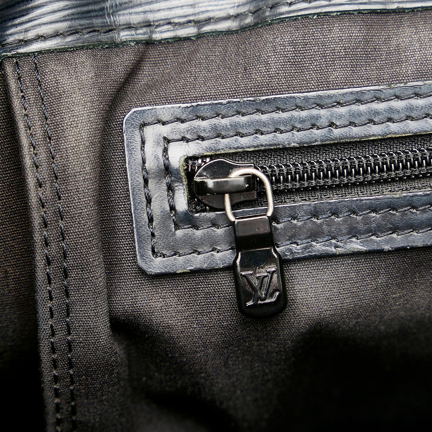 Louis Vuitton Epi Sac Plat PM (SHG-31941)