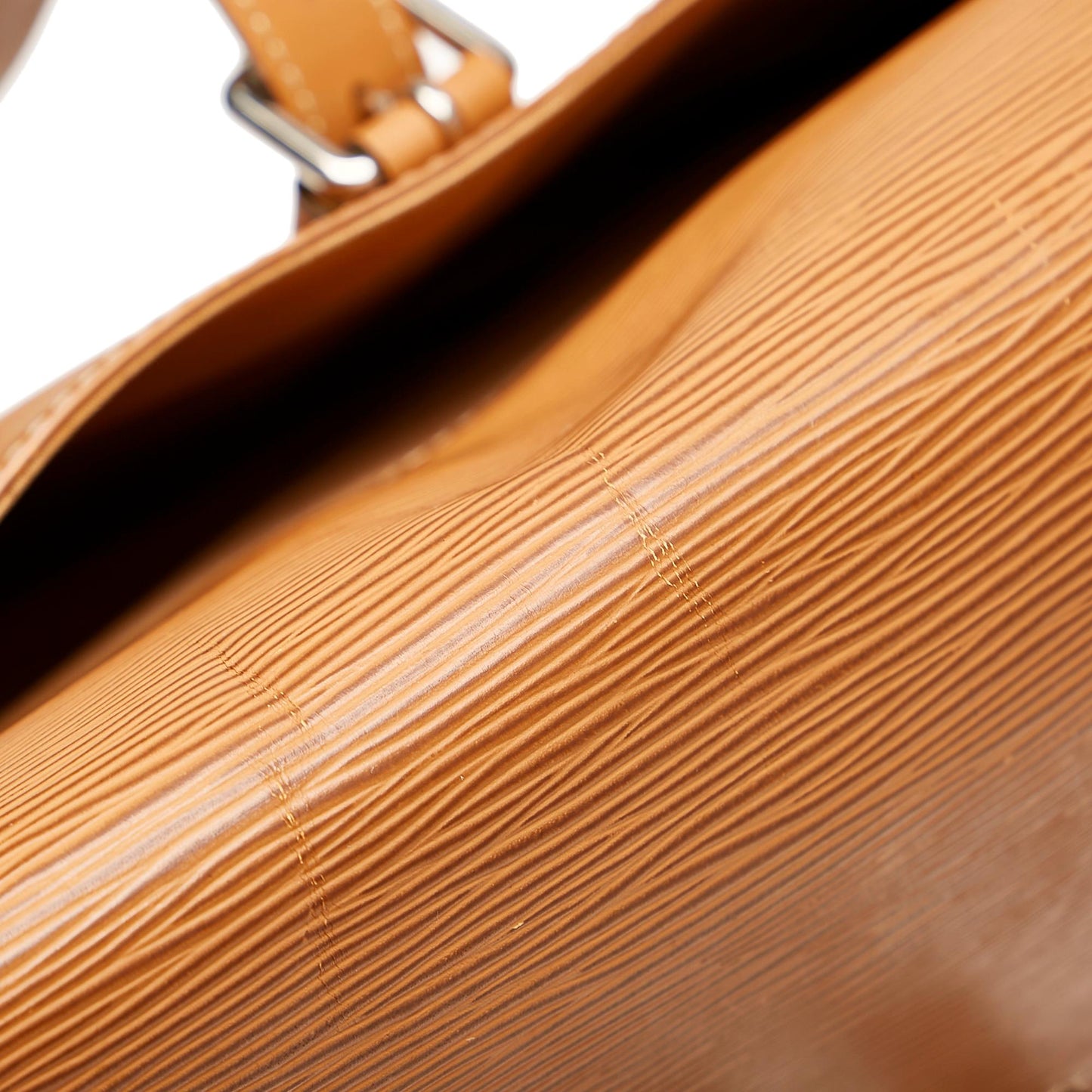 Louis Vuitton Epi Segur MM (SHG-30552)