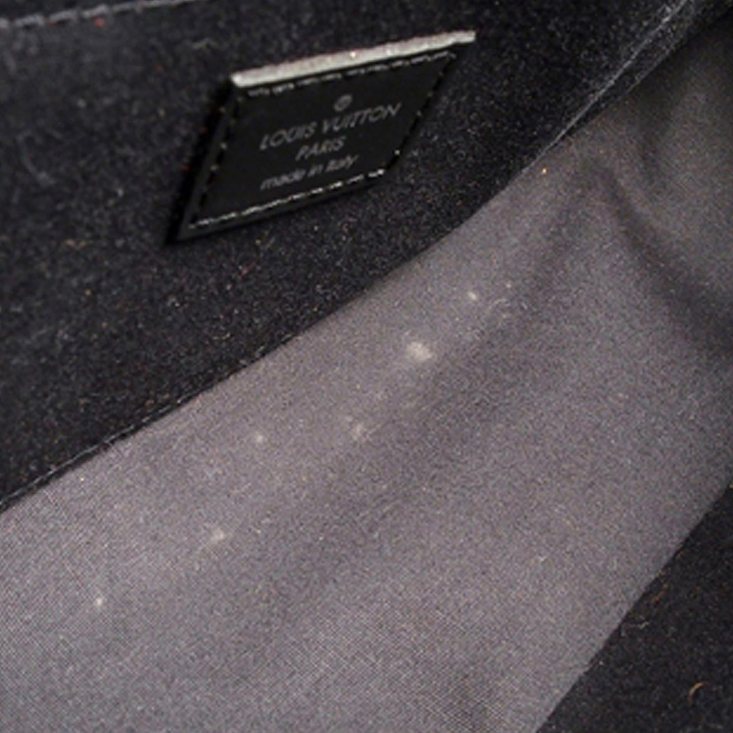 Louis Vuitton Epi Segur PM (SHG-nvQt1C)