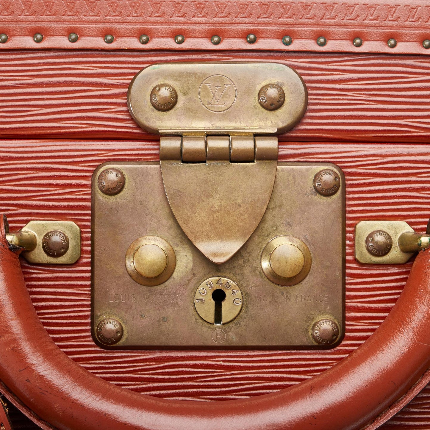 Louis Vuitton Epi Tabor 26 Trunk (SHG-wPmLY9)