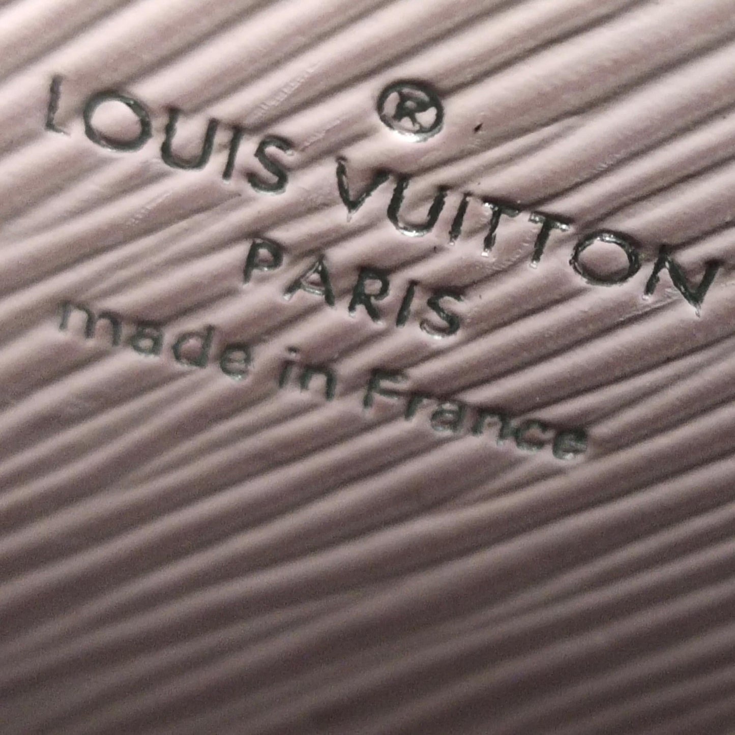 Louis Vuitton Epi Twist MM (SHG-37676)