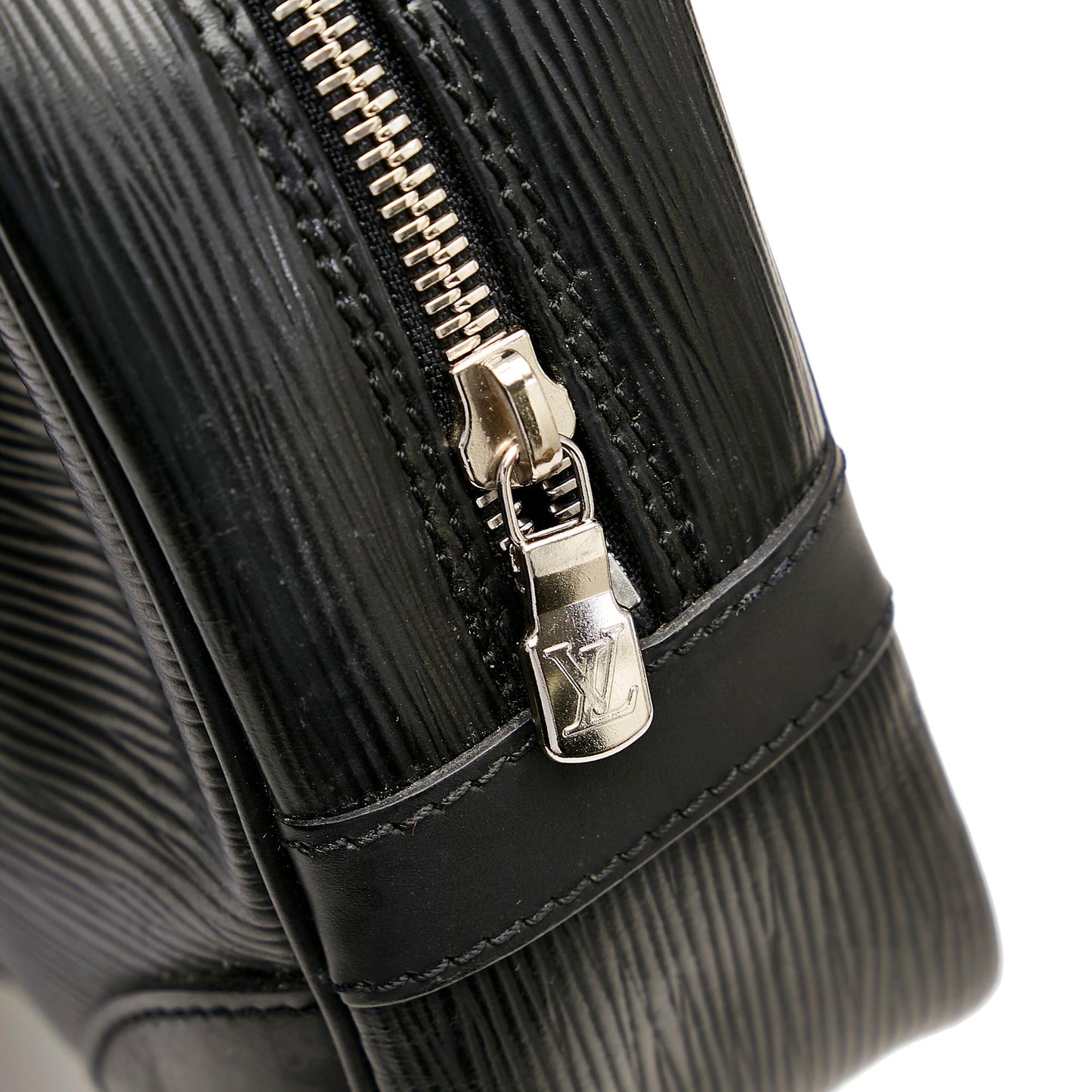 Louis Vuitton Epi Vivienne Long MM (SHG-28247)