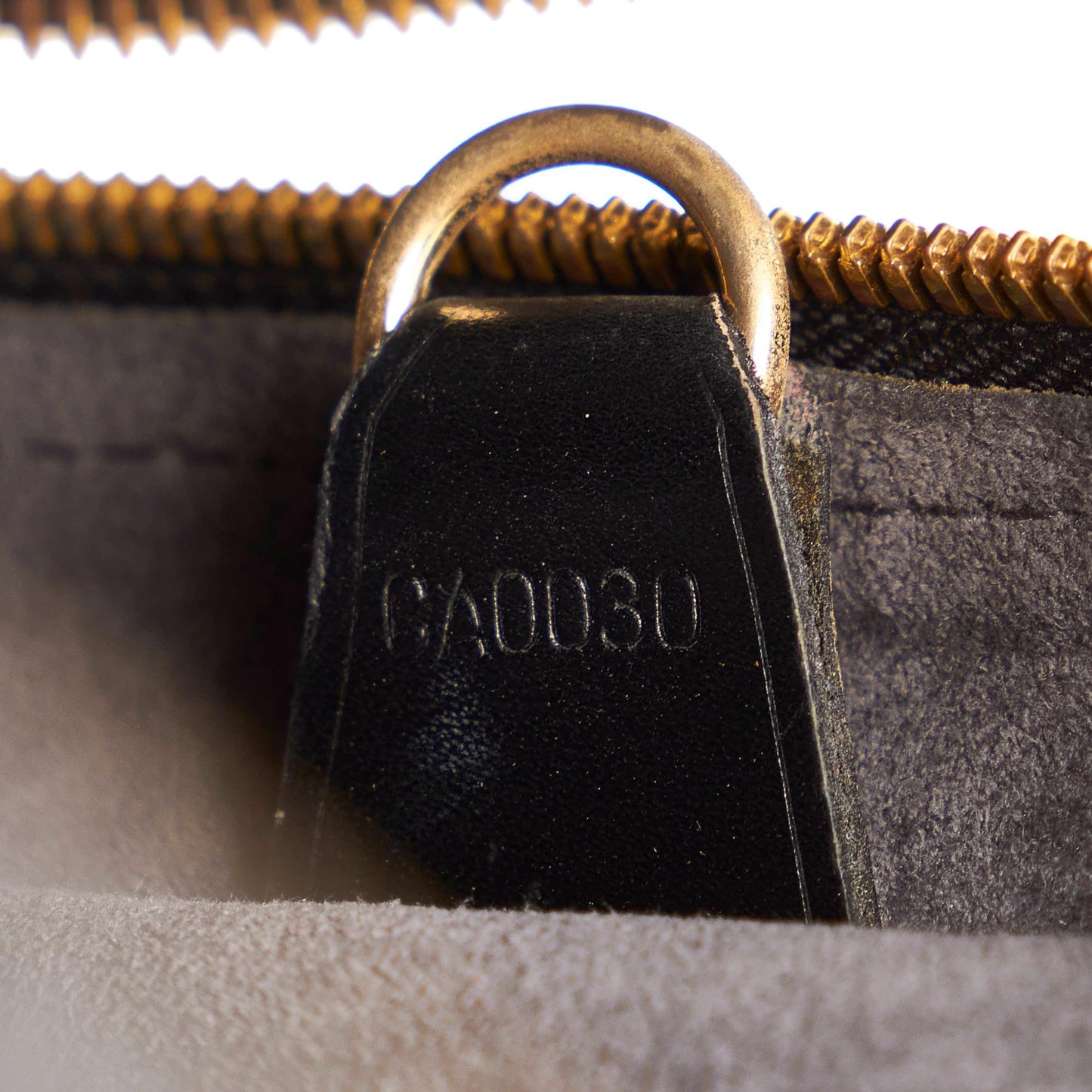 Louis Vuitton Epi Voltaire (SHG-31307)