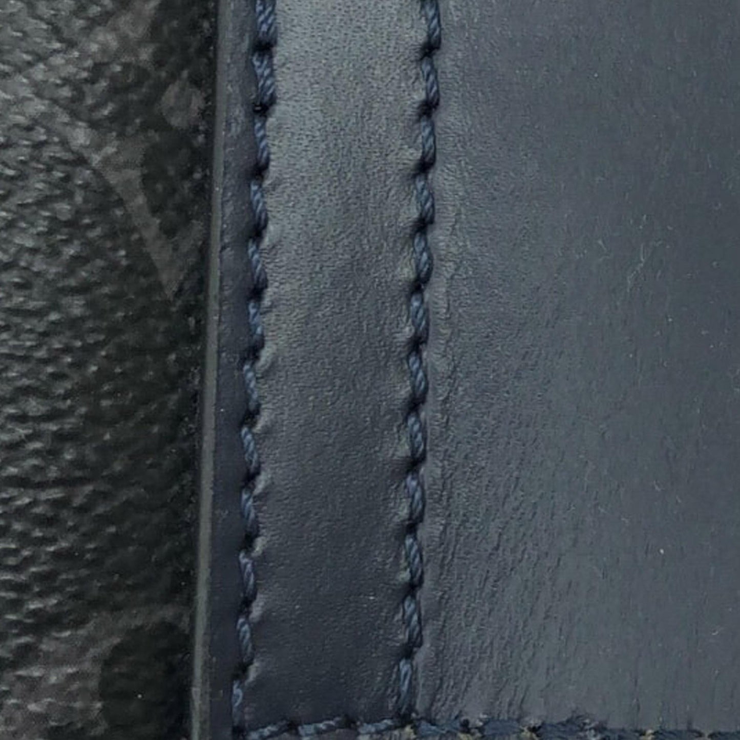 Louis Vuitton Epi and Monogram Eclipse Bumbag (SHG-qcCLZG)