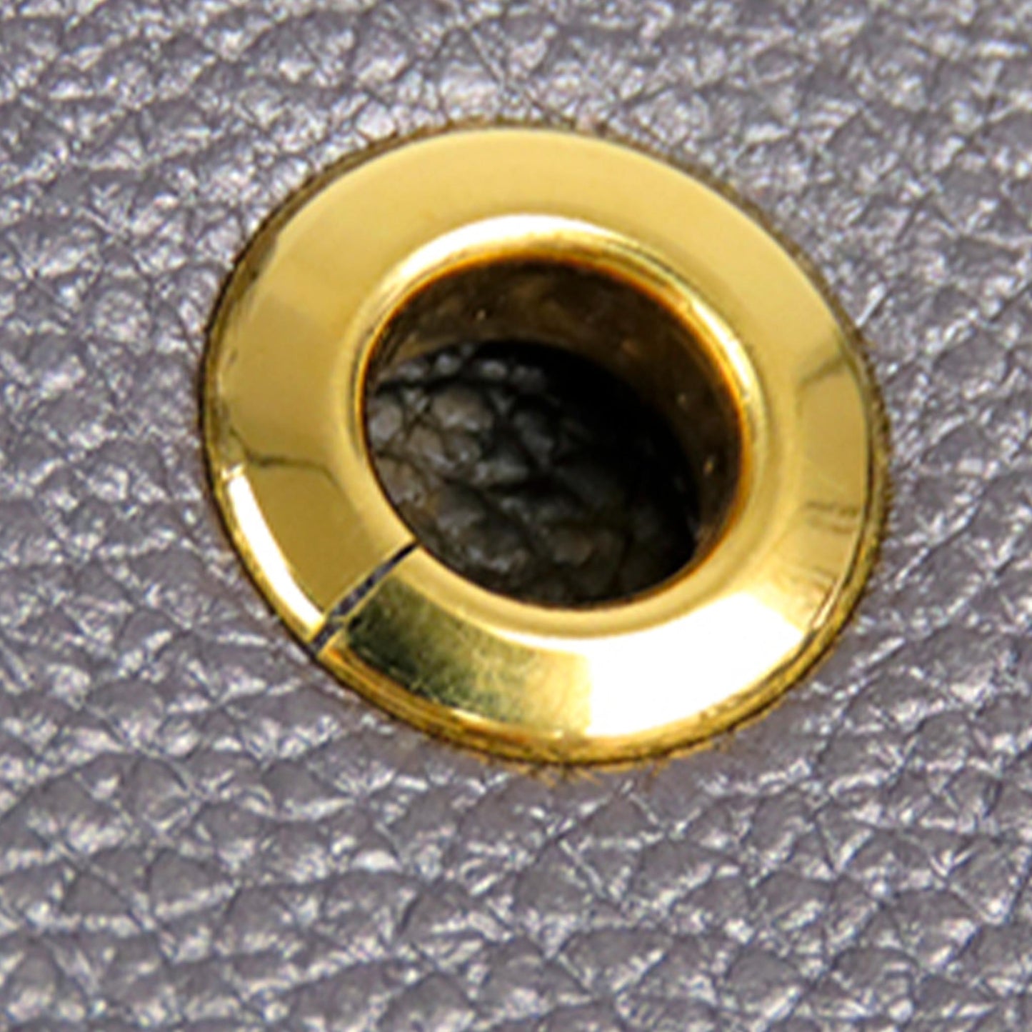 Louis Vuitton Eyelet LockMe II (SHG-eLzSXv)