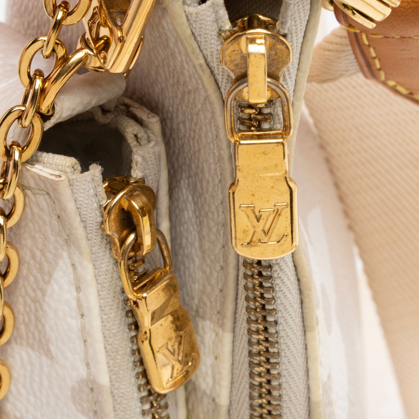 Louis Vuitton Giant Monogram Canvas By The Pool Multi-Pochette Accessoires (SHF-2fA1dW)