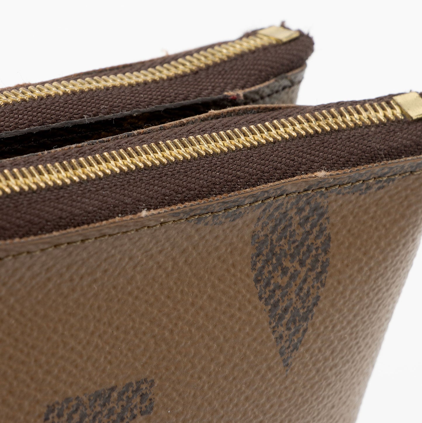 Louis Vuitton Giant Monogram Canvas Double Zip Pochette (SHF-qlqavz)