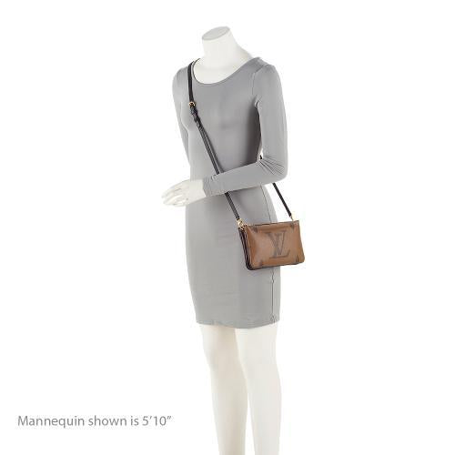 Louis Vuitton Giant Monogram Canvas Double Zip Pochette (SHF-qlqavz)