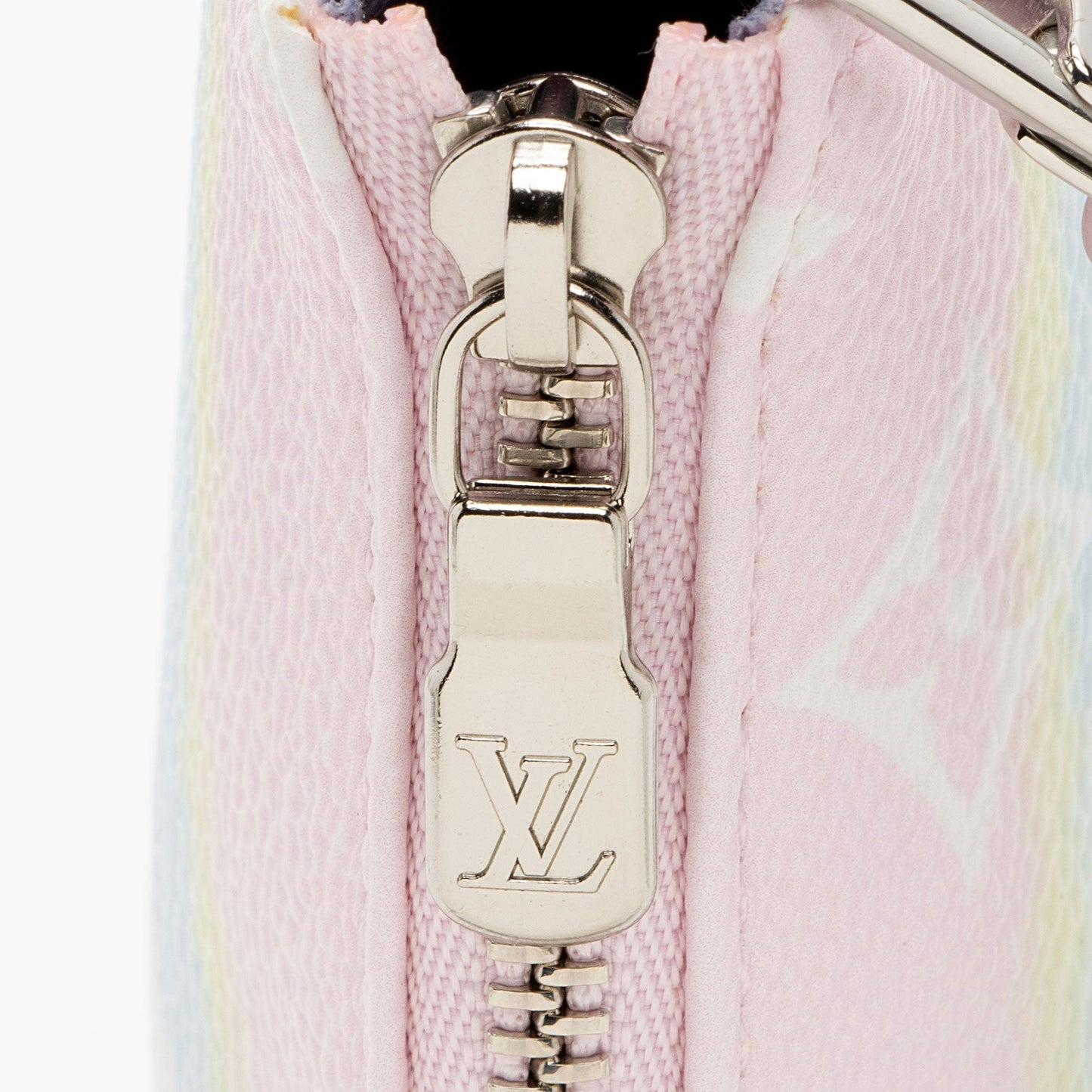 Louis Vuitton Giant Monogram Canvas Escale Mini Pochette Accessoires (SHF-IOkfau)