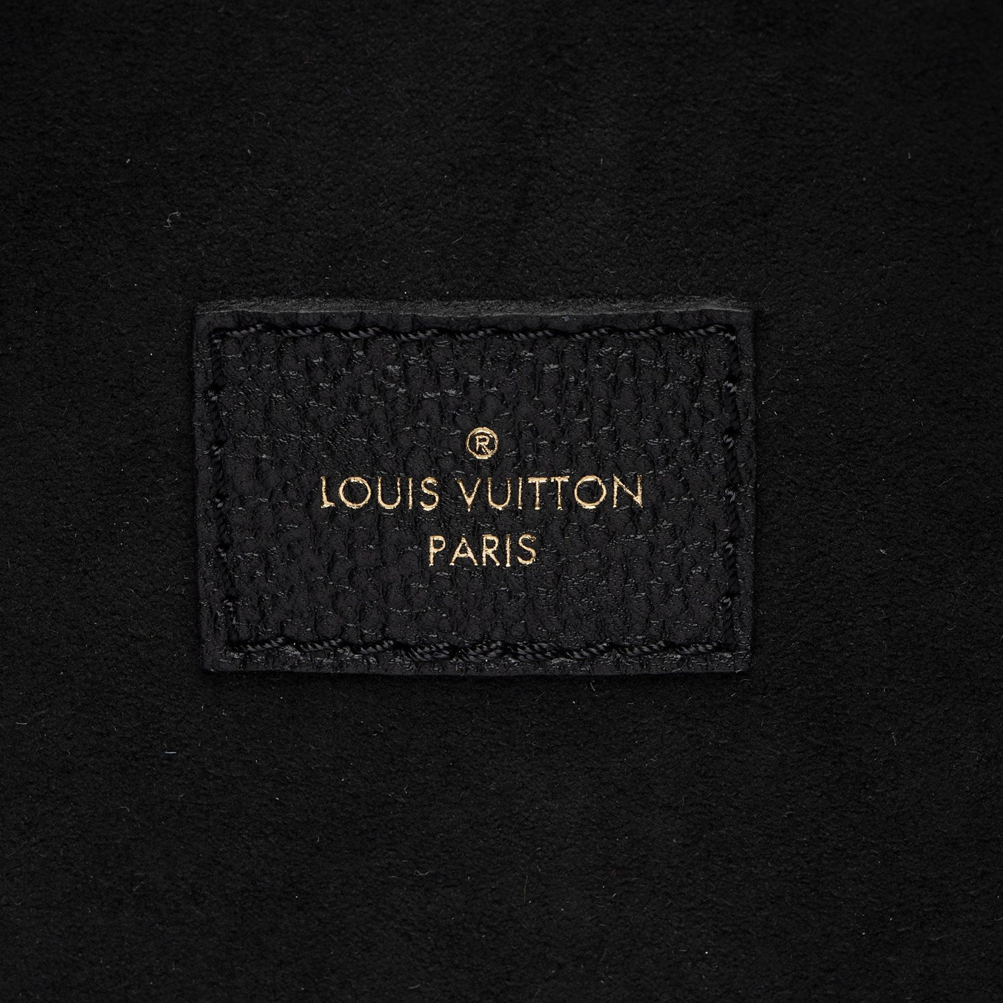 Louis Vuitton Giant Monogram Empreinte Loop Hobo (SHF-tFk2vD)