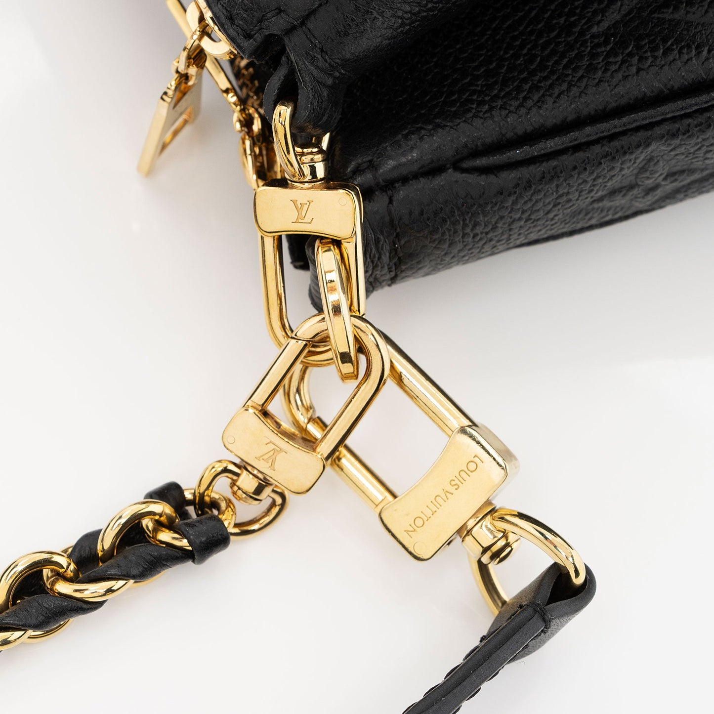 Louis Vuitton Giant Monogram Empreinte Multi-Pochette Accessoires (SHF-kgw3KS)