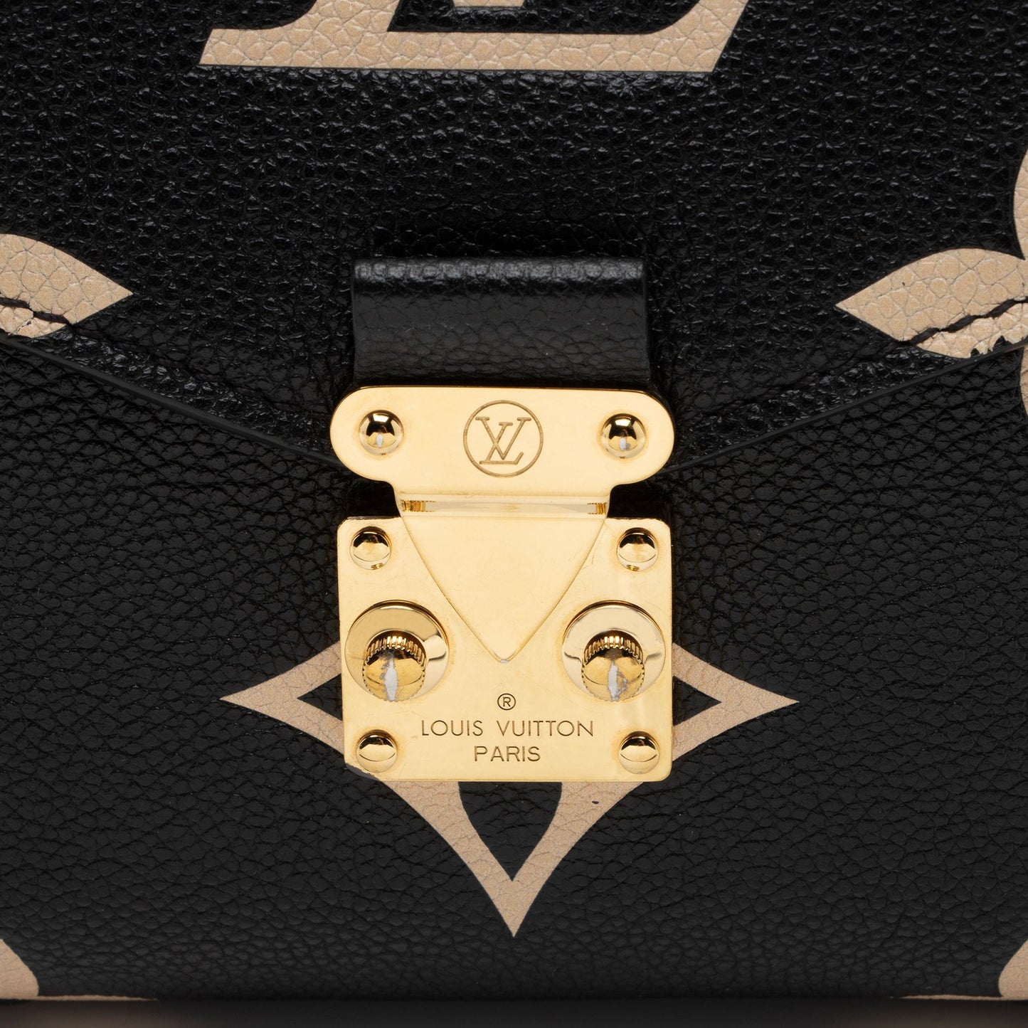 Louis Vuitton Giant Monogram Empreinte Pochette Metis Shoulder Bag (SHF-bJZgFZ)