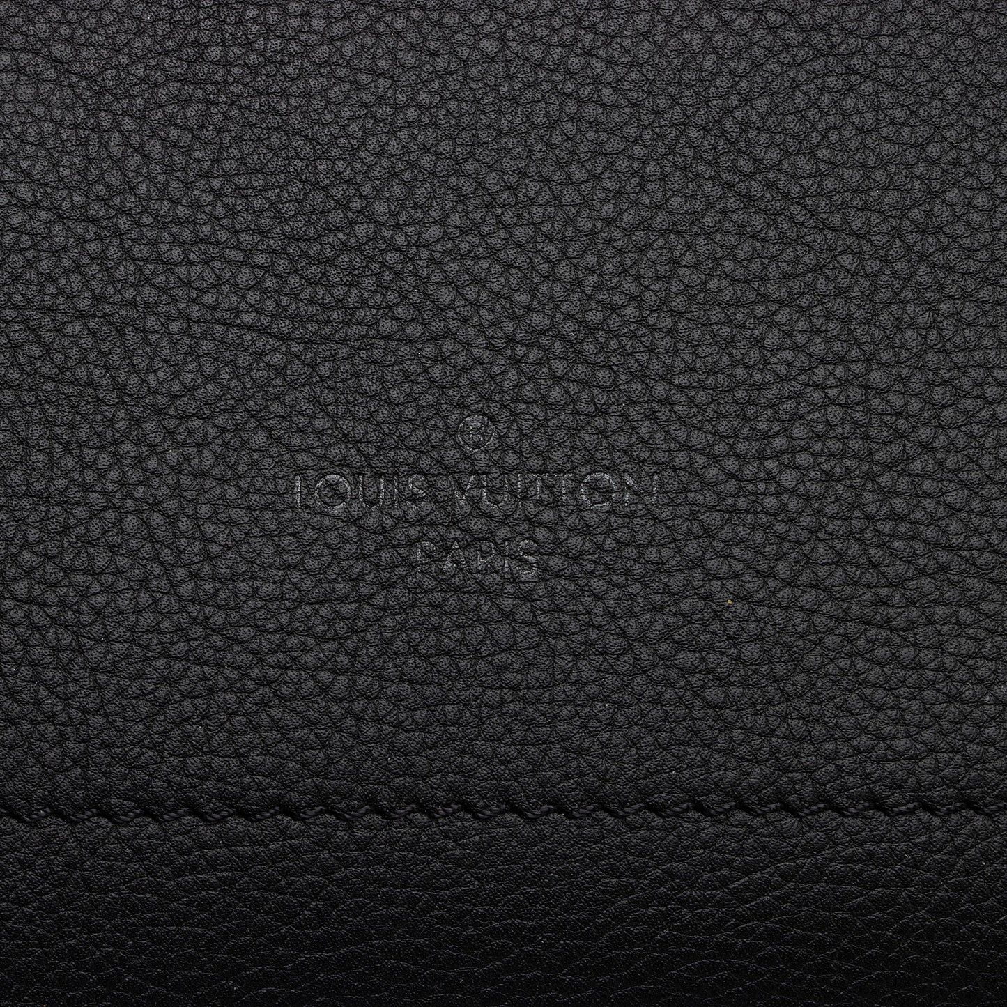 Louis Vuitton Grained Calfskin Lockme Ever MM Satchel (SHF-xxWmqD)