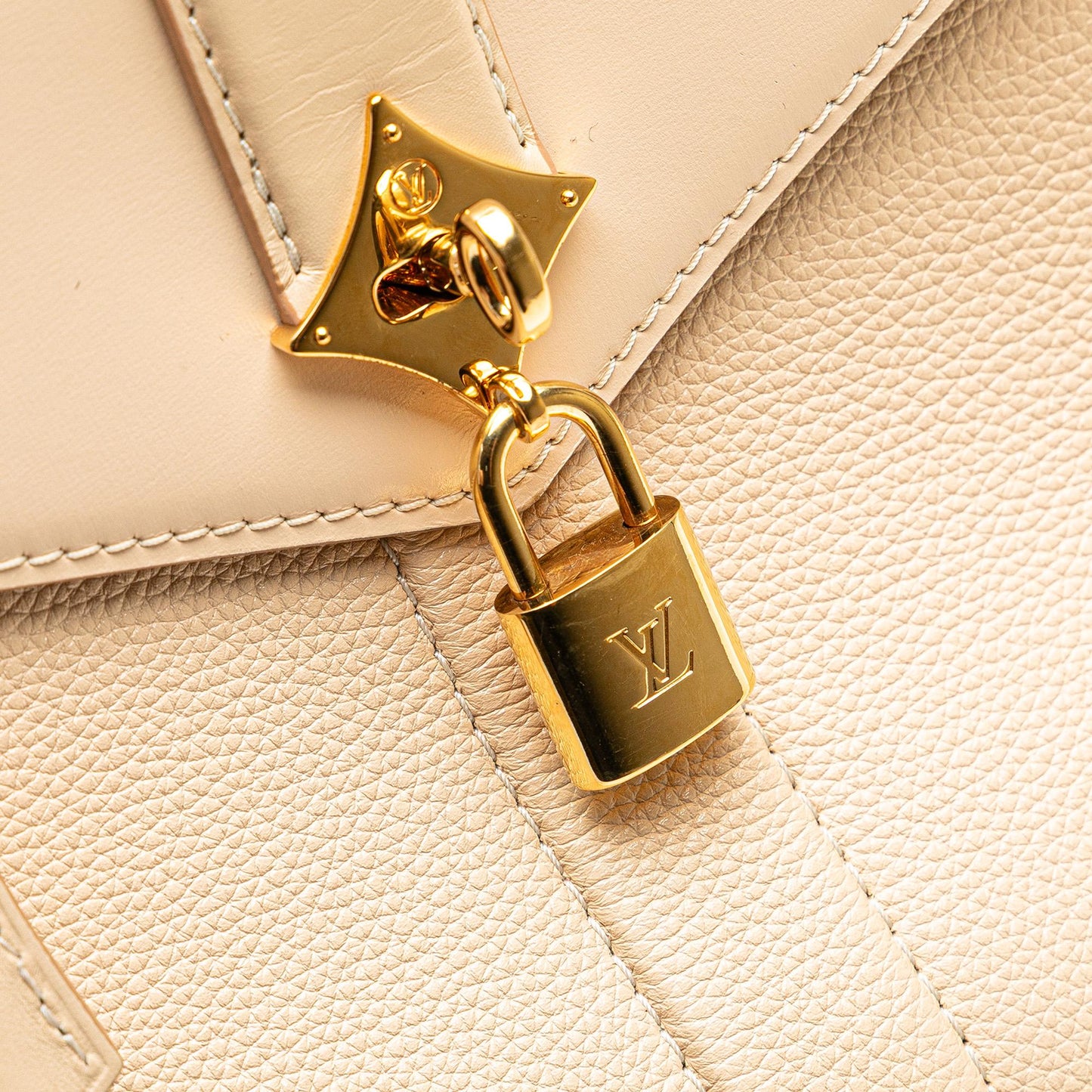 Louis Vuitton Grained Smooth Calfskin Rose Des Vents PM