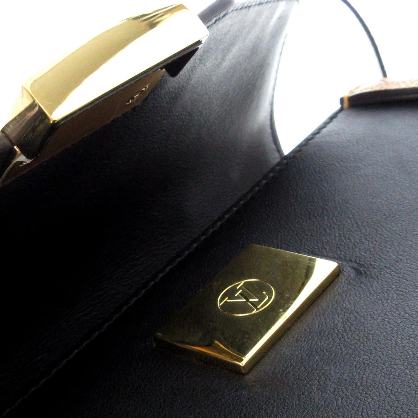 Louis Vuitton LV Arch Satchel (SHG-5WqaX0)