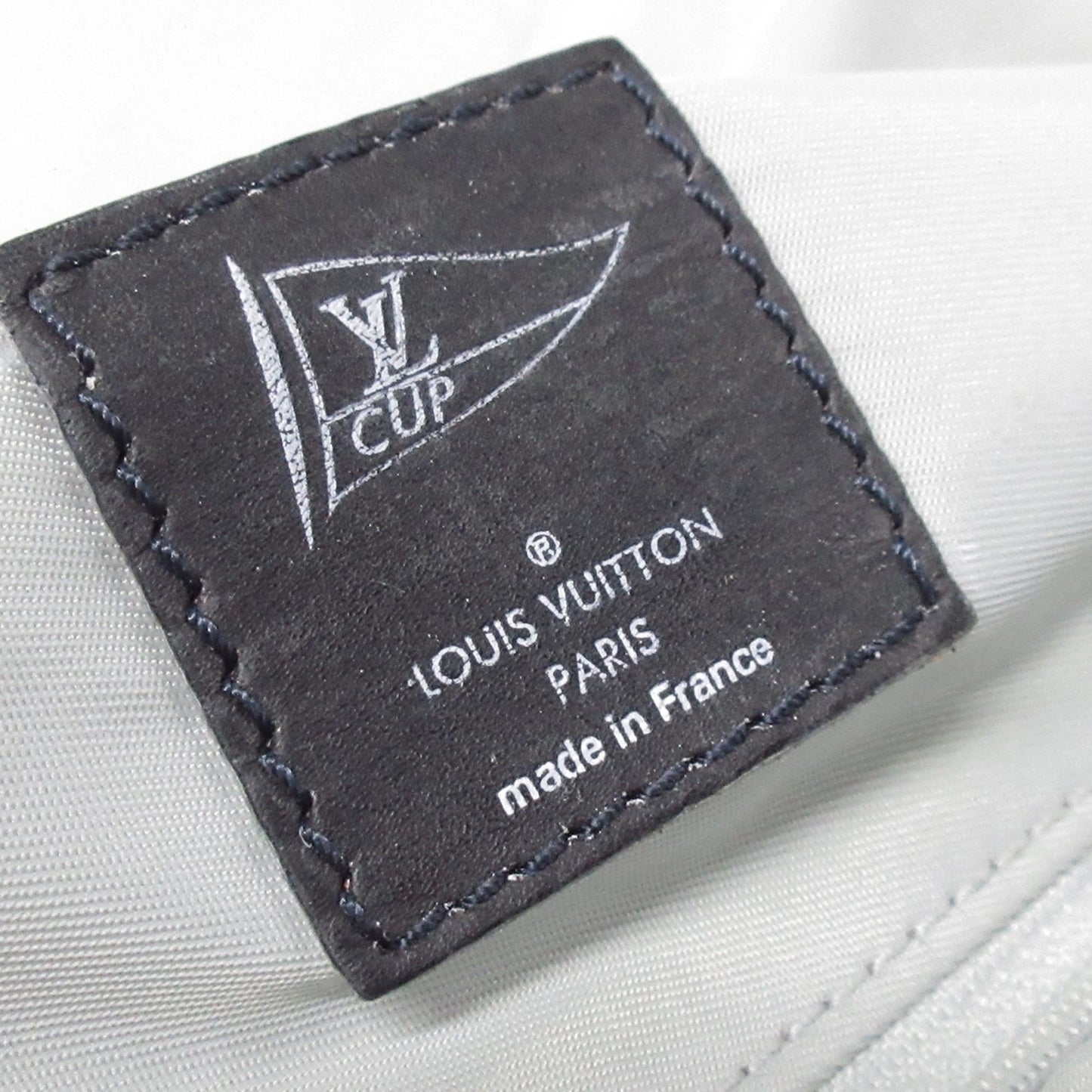 Louis Vuitton LV Cup Artimon Messenger Bag (SHG-FURp6t)
