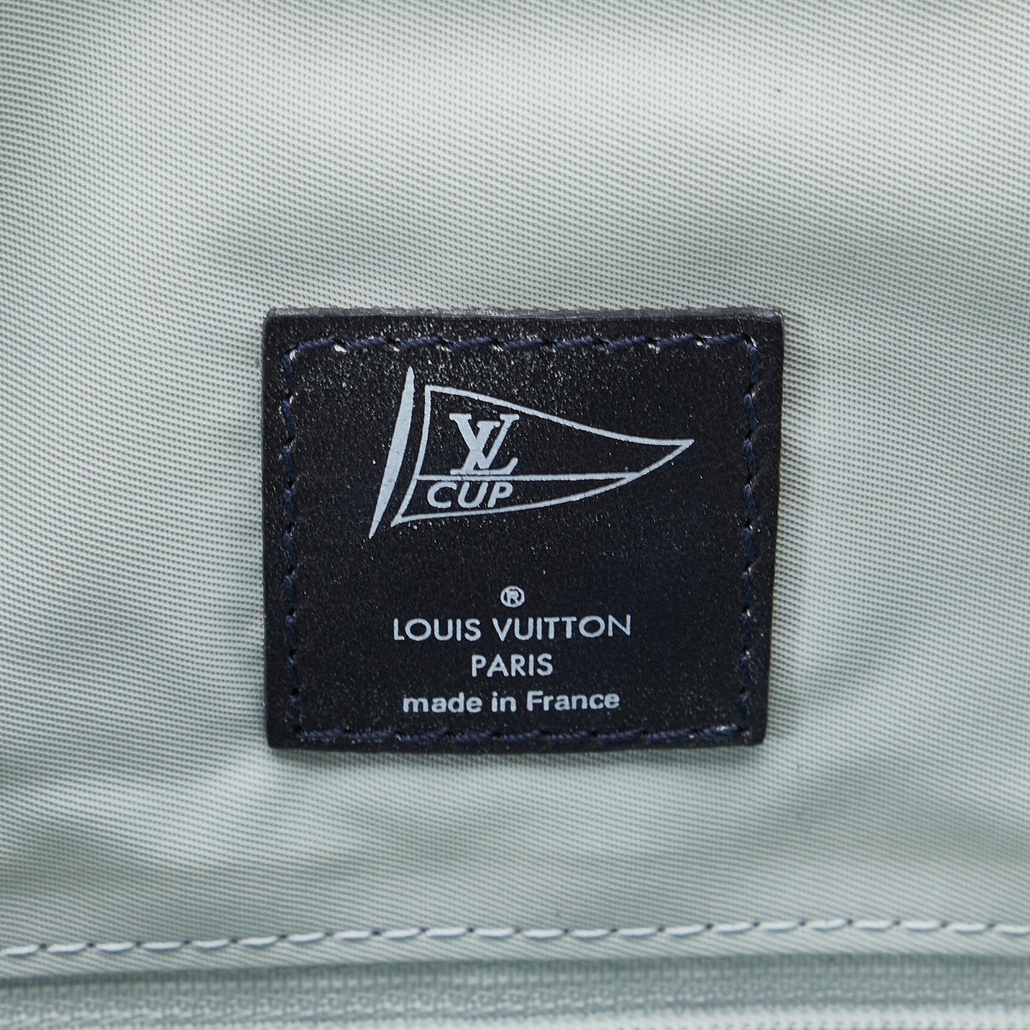 Louis Vuitton LV Cup Artimon Messenger Bag (SHG-Dh8RiD)