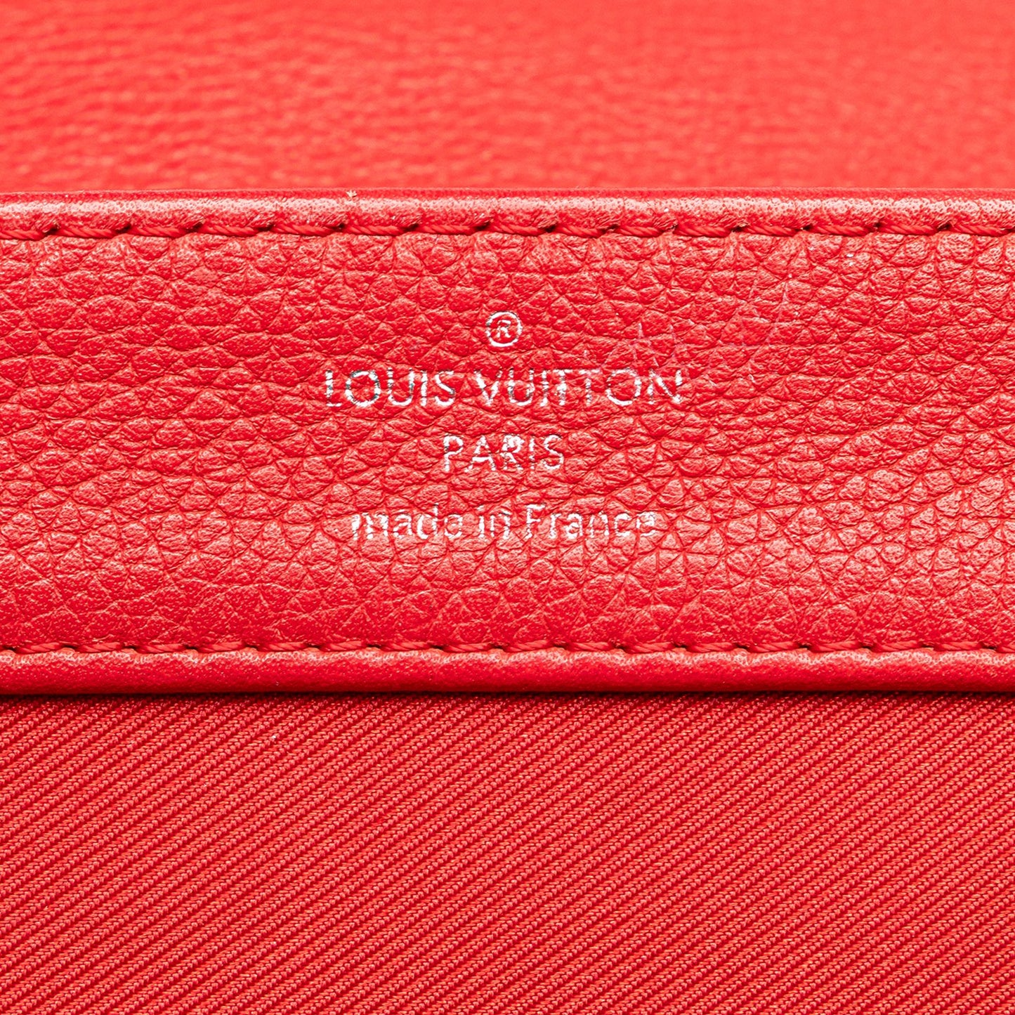 Louis Vuitton Leather Lockme II BB