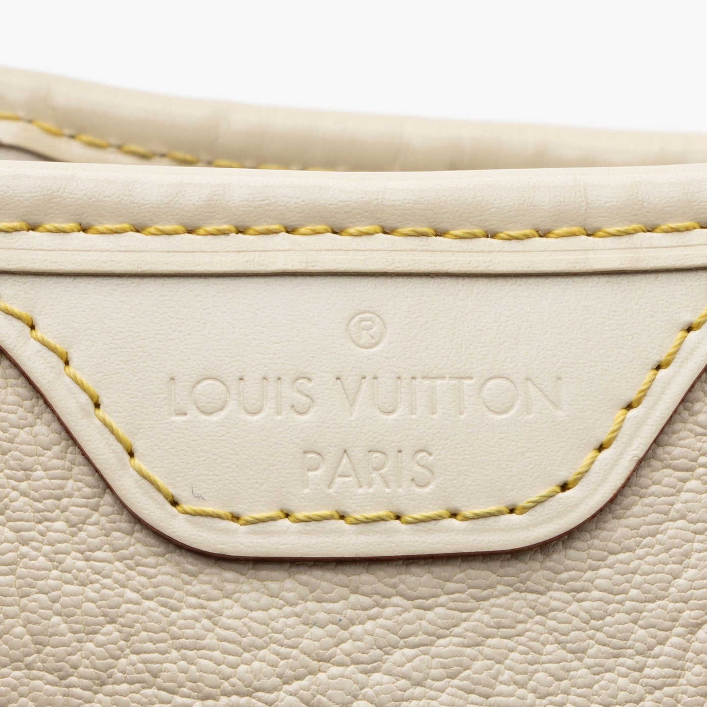 Louis Vuitton Leather Suhali Le Majestueux Tote (SHF-yBJEyy)