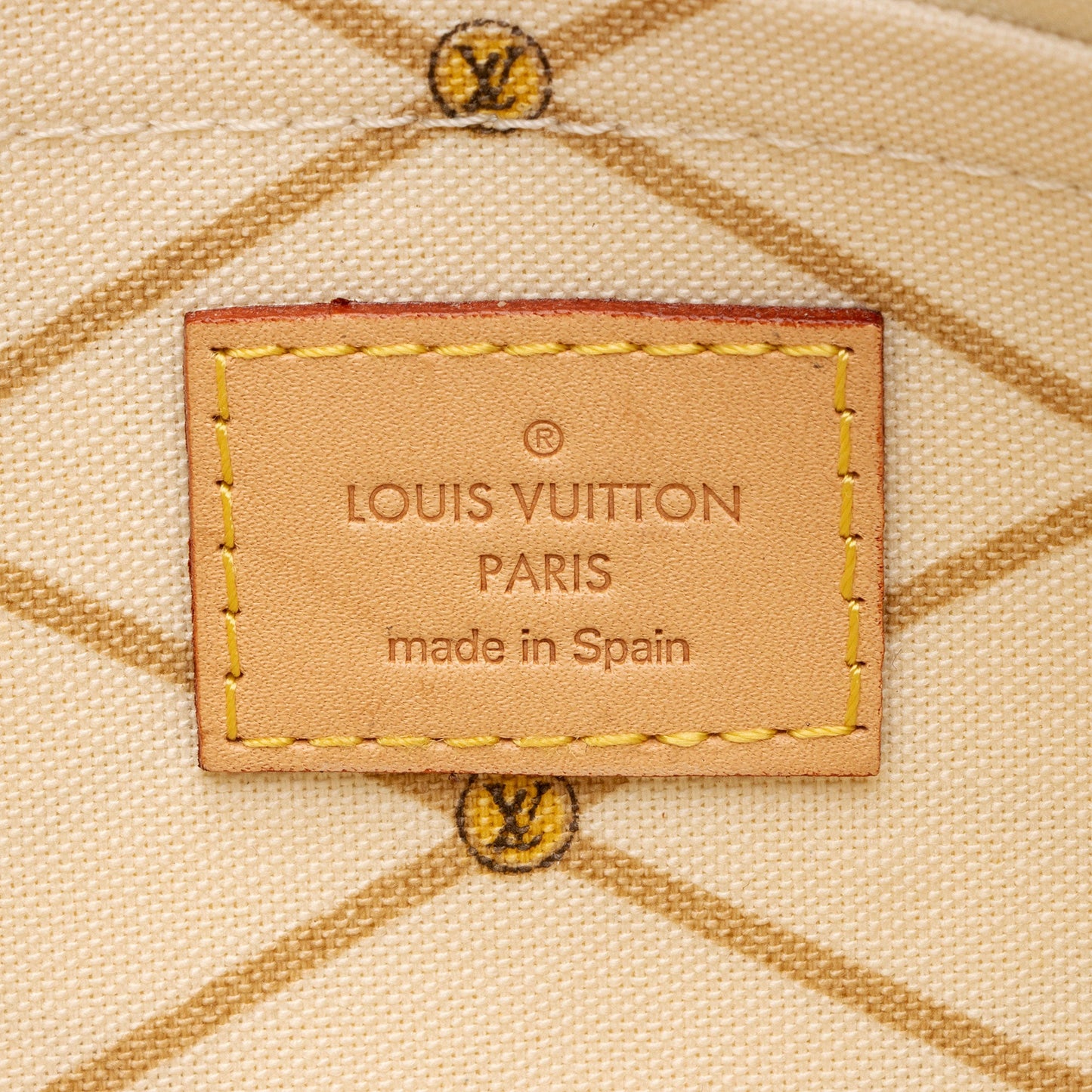 Louis Vuitton Limited Edition Damier Azur Summer Trunk Capri Neverfull MM Pochette (SHF-lY7JzC)