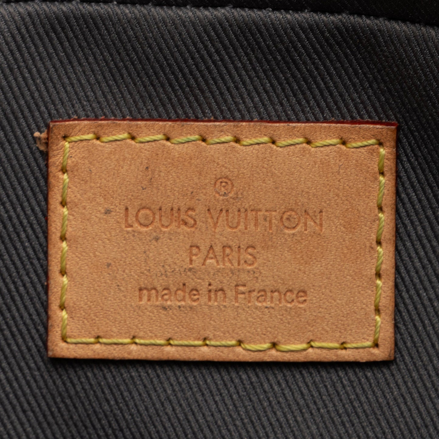 Louis Vuitton Limited Edition Damier Salt Trio Messenger (SHF-5sbmzX)