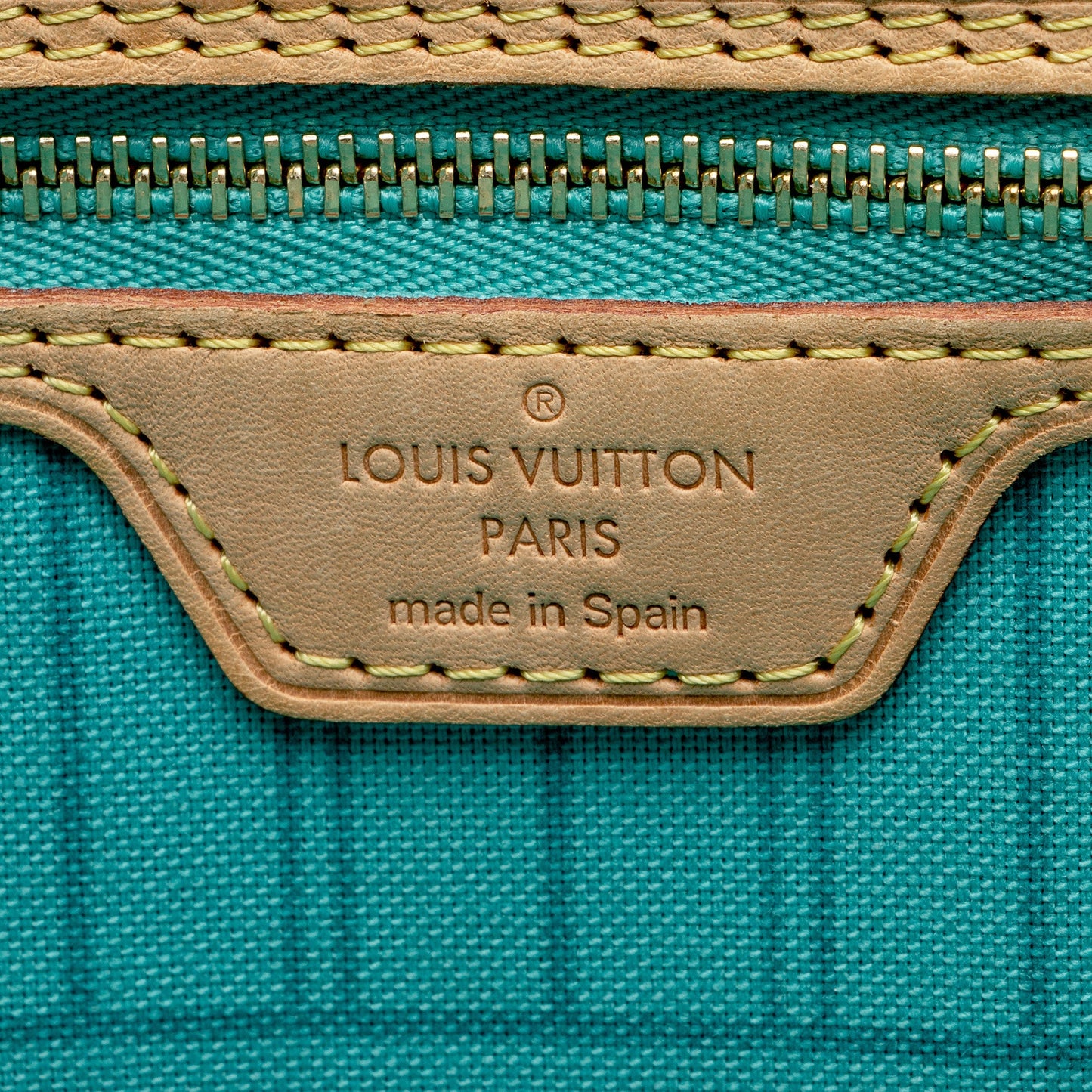 Louis Vuitton Limited Edition Monogram Canvas V Neverfull MM Tote (SHF-tPAWzS)