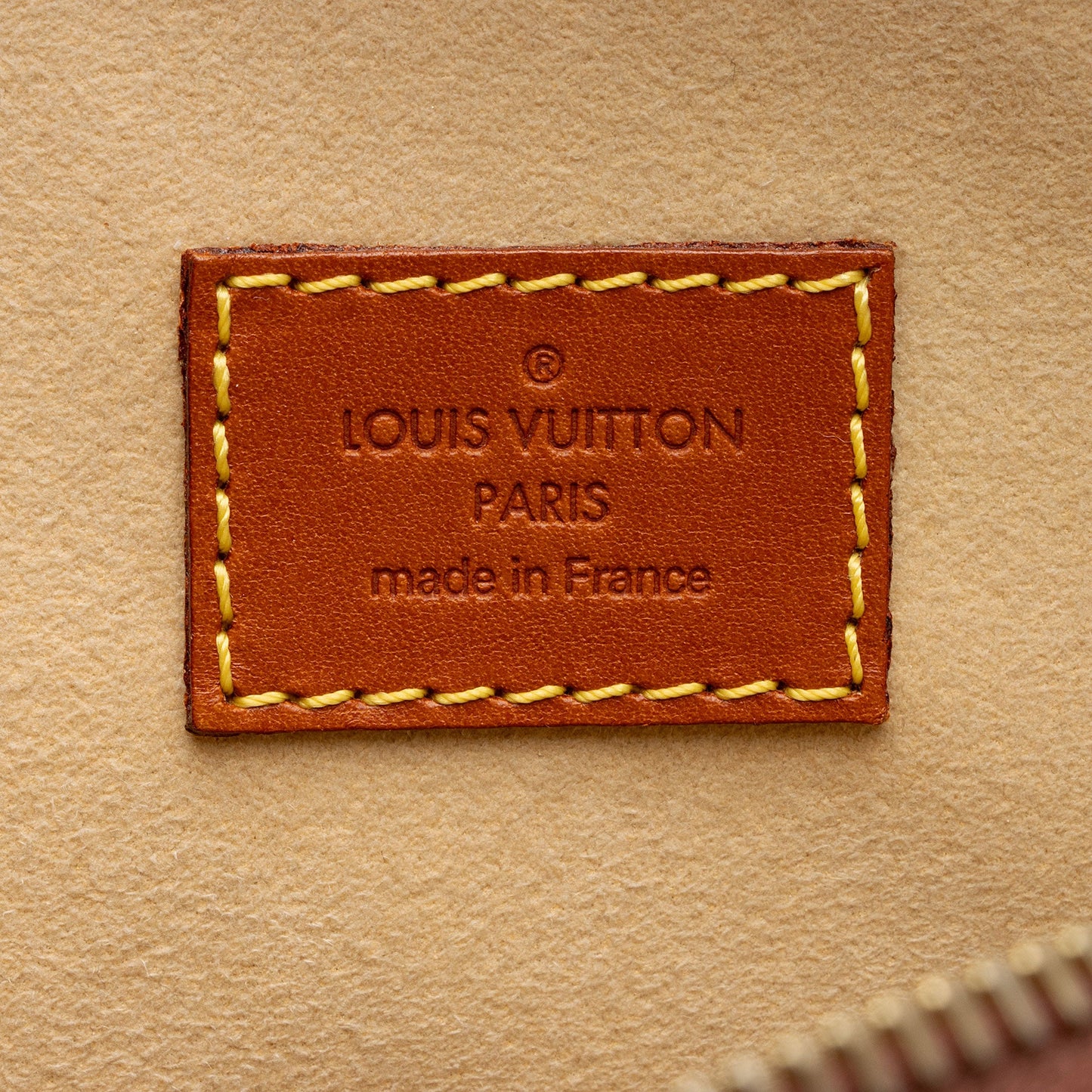 Louis Vuitton Nomade Vertical Lockit Satchel (SHF-1an3xe)