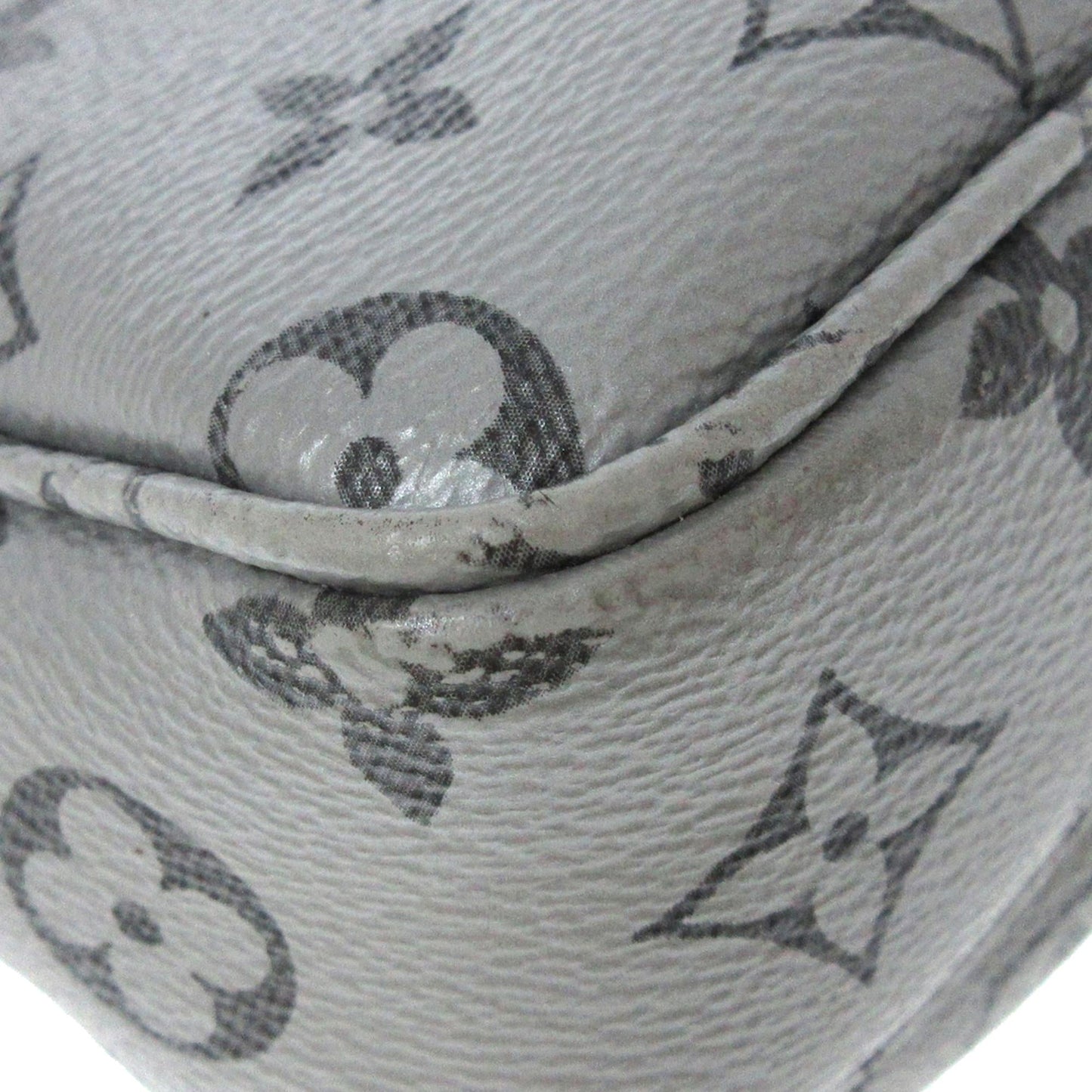 Louis Vuitton Limited Edition Outdoor Reflect (SHG-QbpUt9)