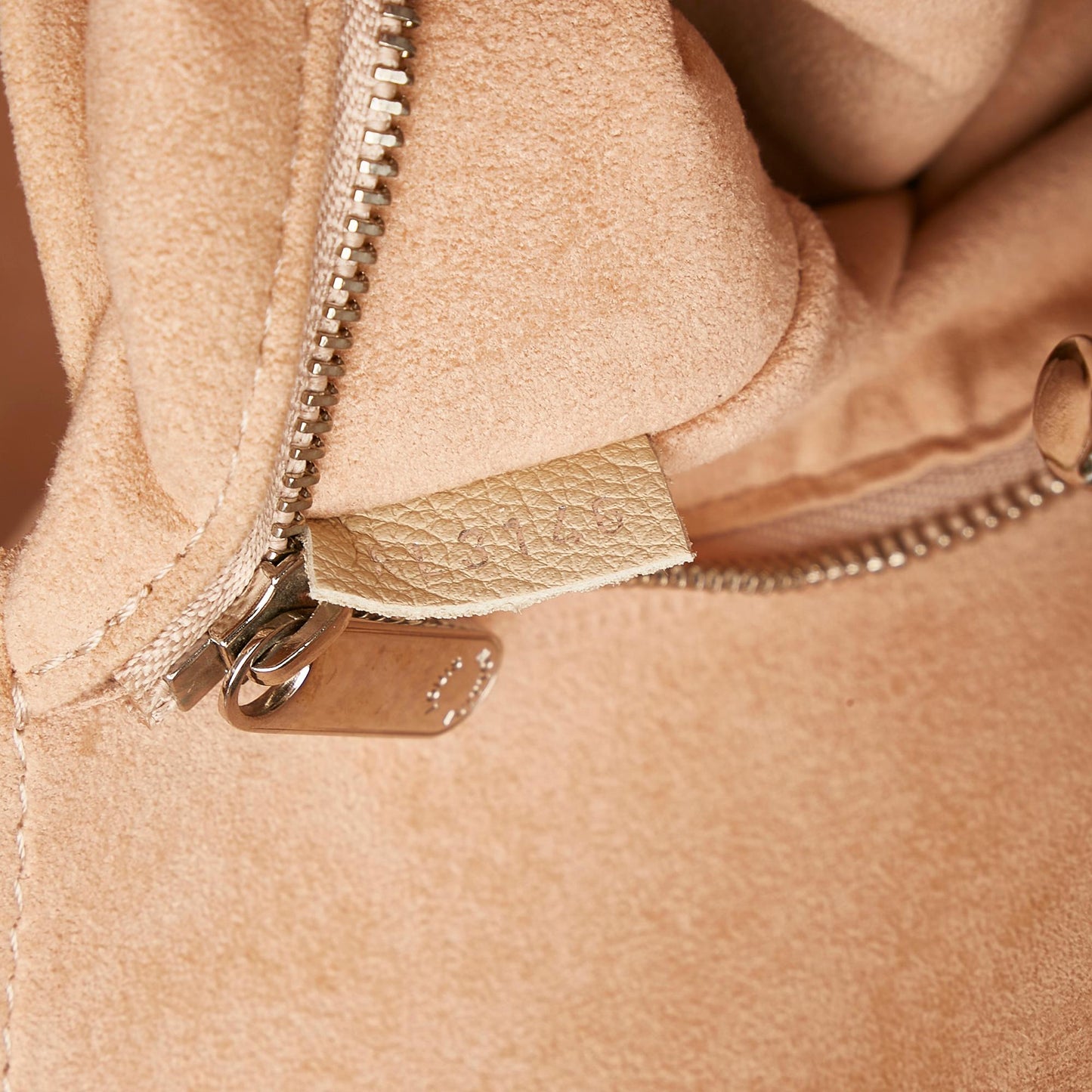 Louis Vuitton LockMe Cabas (SHG-37279)