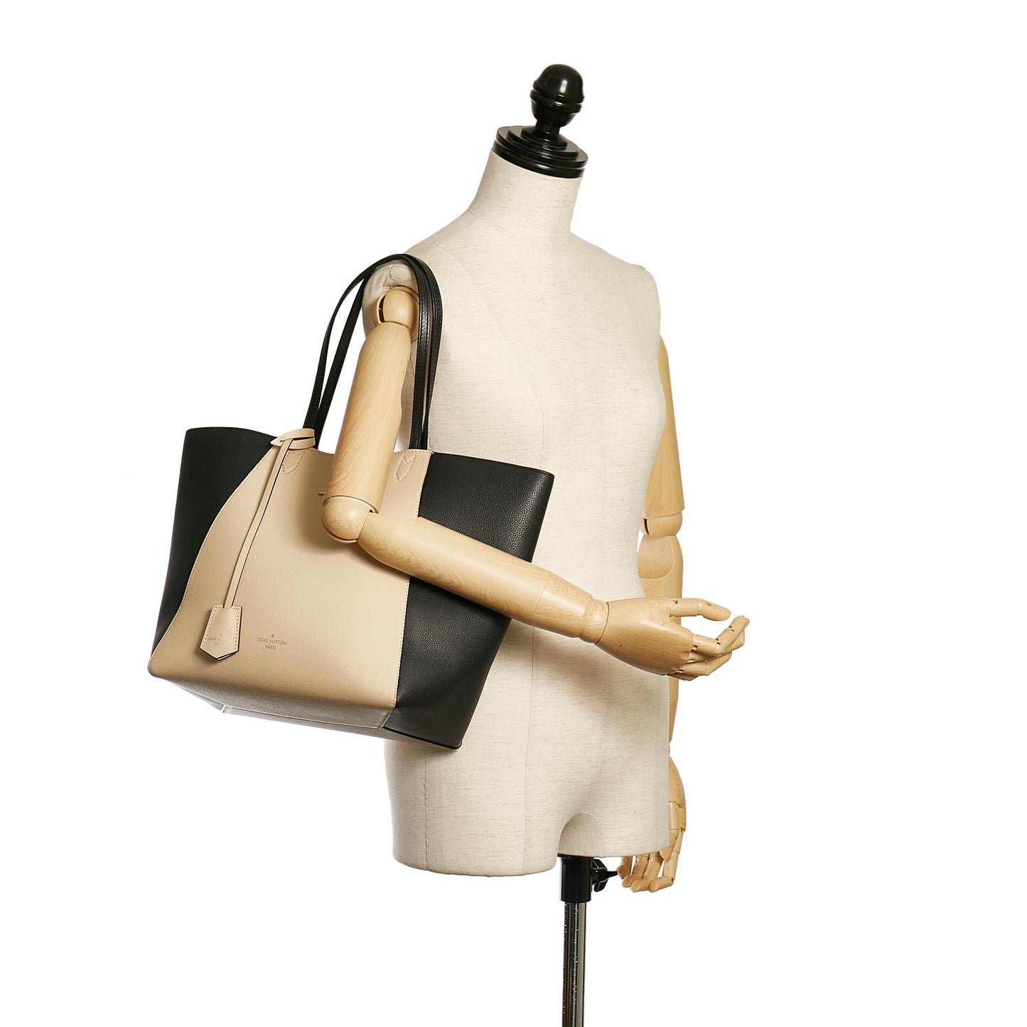 Louis Vuitton LockMe Cabas (SHG-37279)