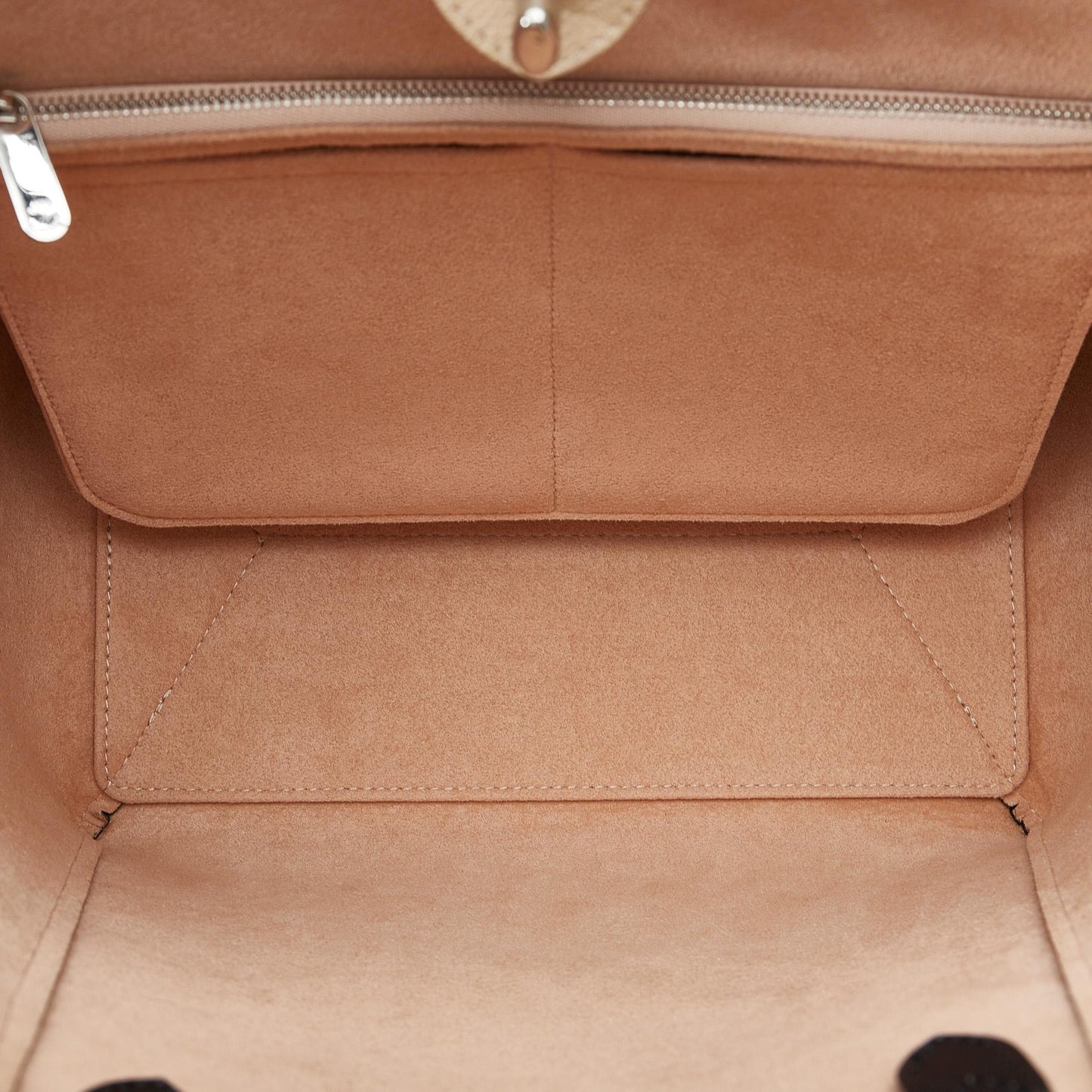 Louis Vuitton LockMe Cabas (SHG-PlK63k)