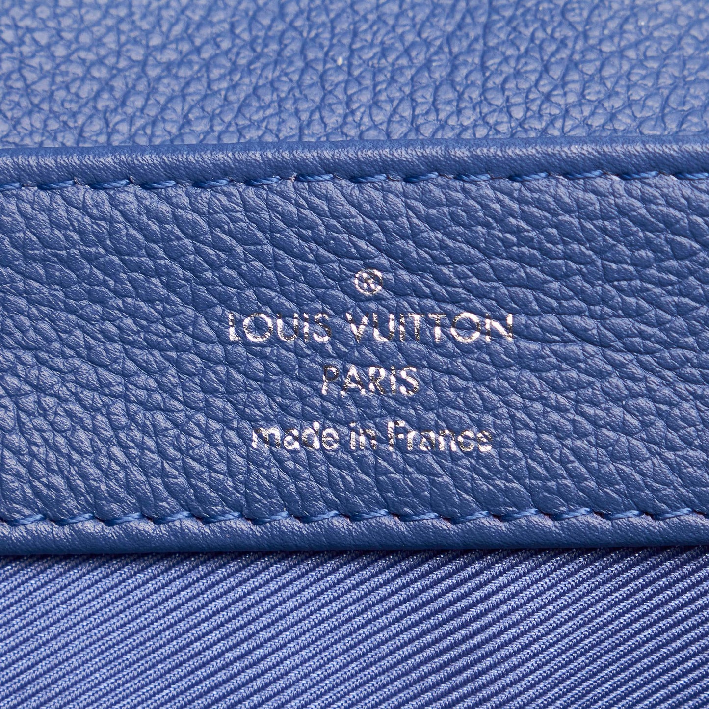 Louis Vuitton LockMe II BB (SHG-32586)