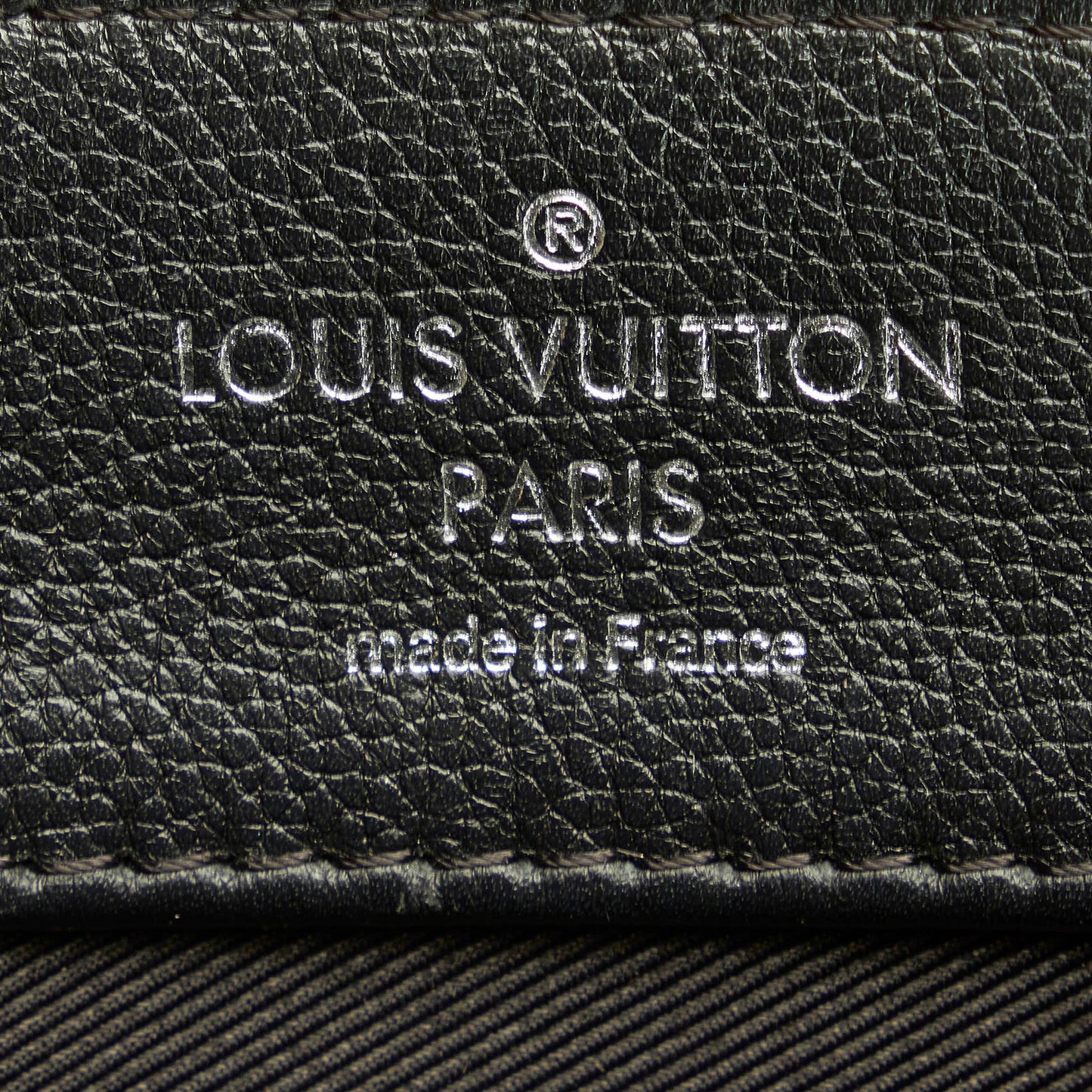 Louis Vuitton LockMe II Satchel (SHG-37419)