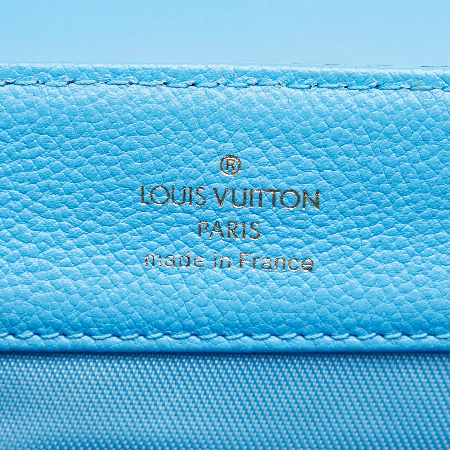 Louis Vuitton LockMe MM (SHG-7EuJqm)