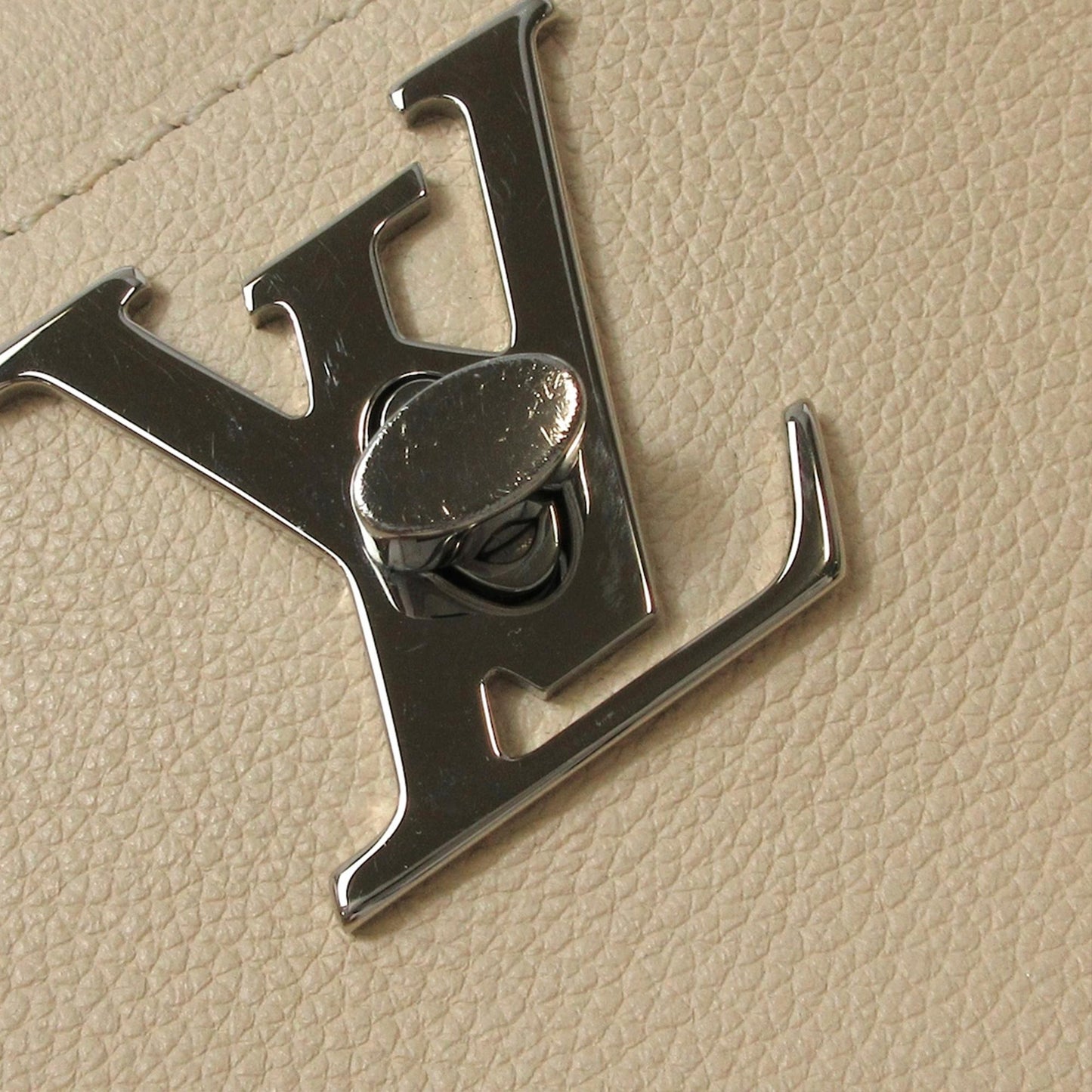 Louis Vuitton LockMeTo Satchel (SHG-36515)