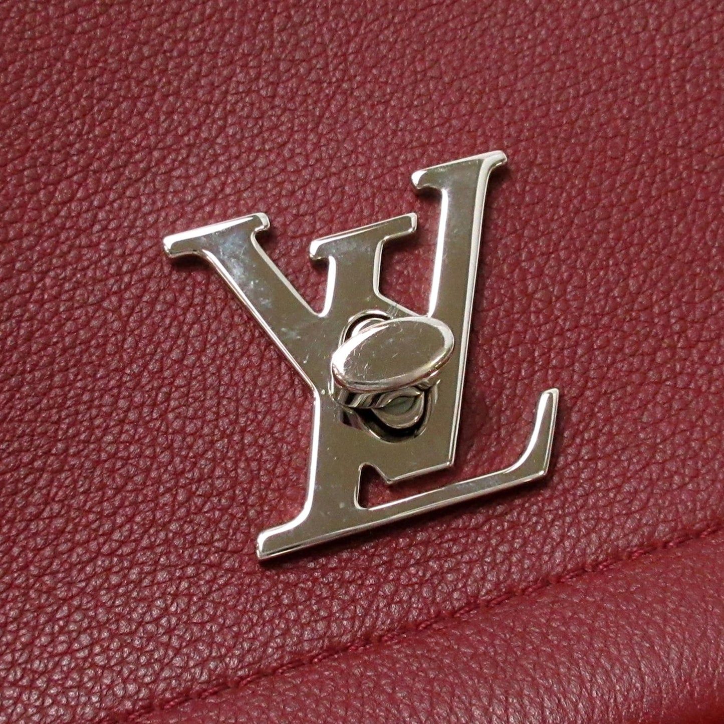 Louis Vuitton Lockme II (SHG-xpgTSu)