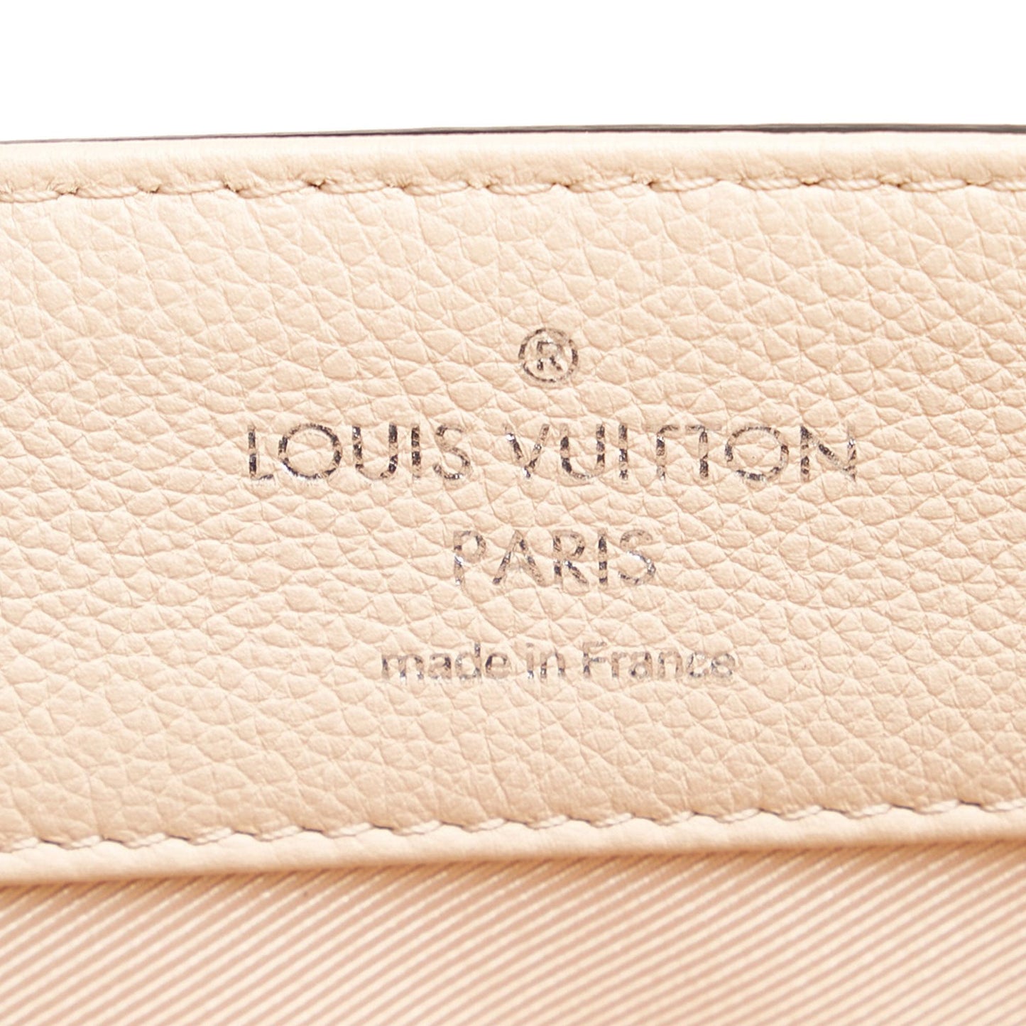 Louis Vuitton Lockme II (SHG-AIEbQv)