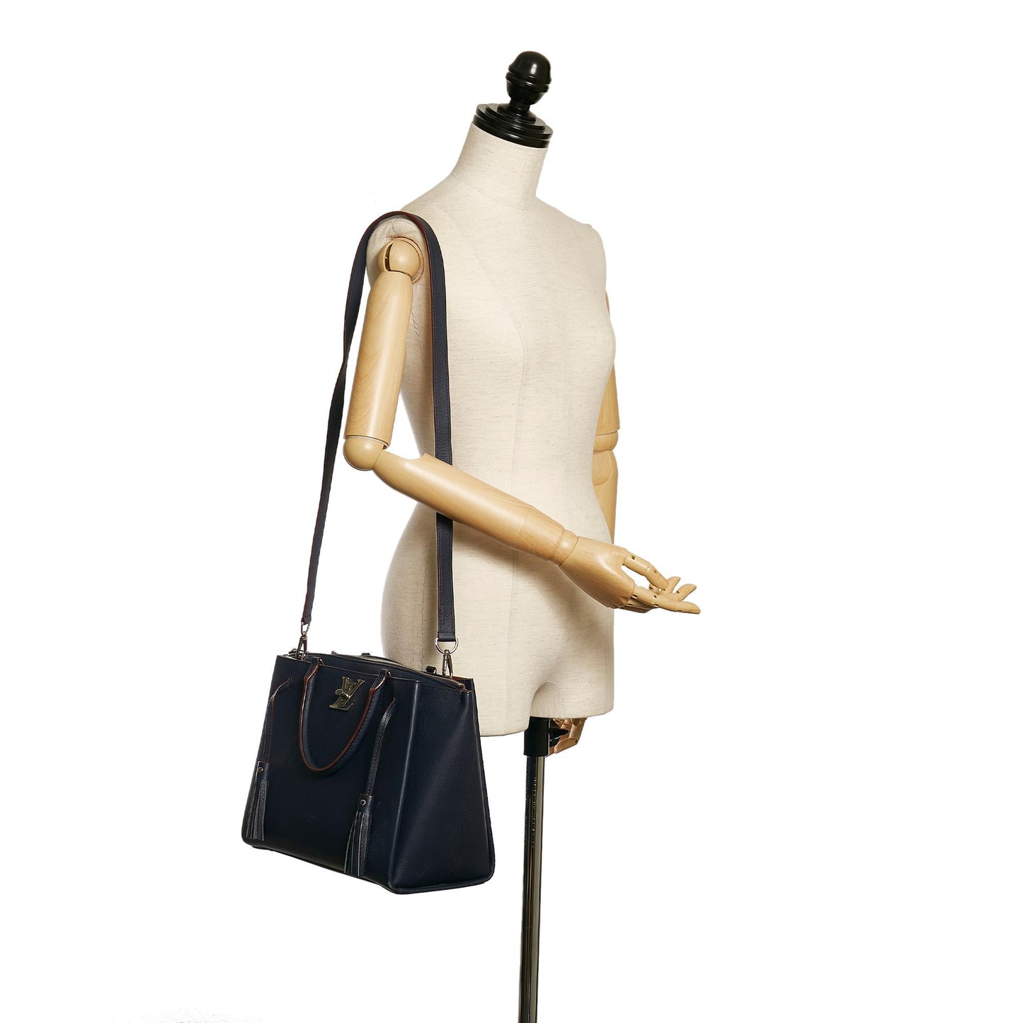 Louis Vuitton Lockmeto Satchel (SHG-35692)
