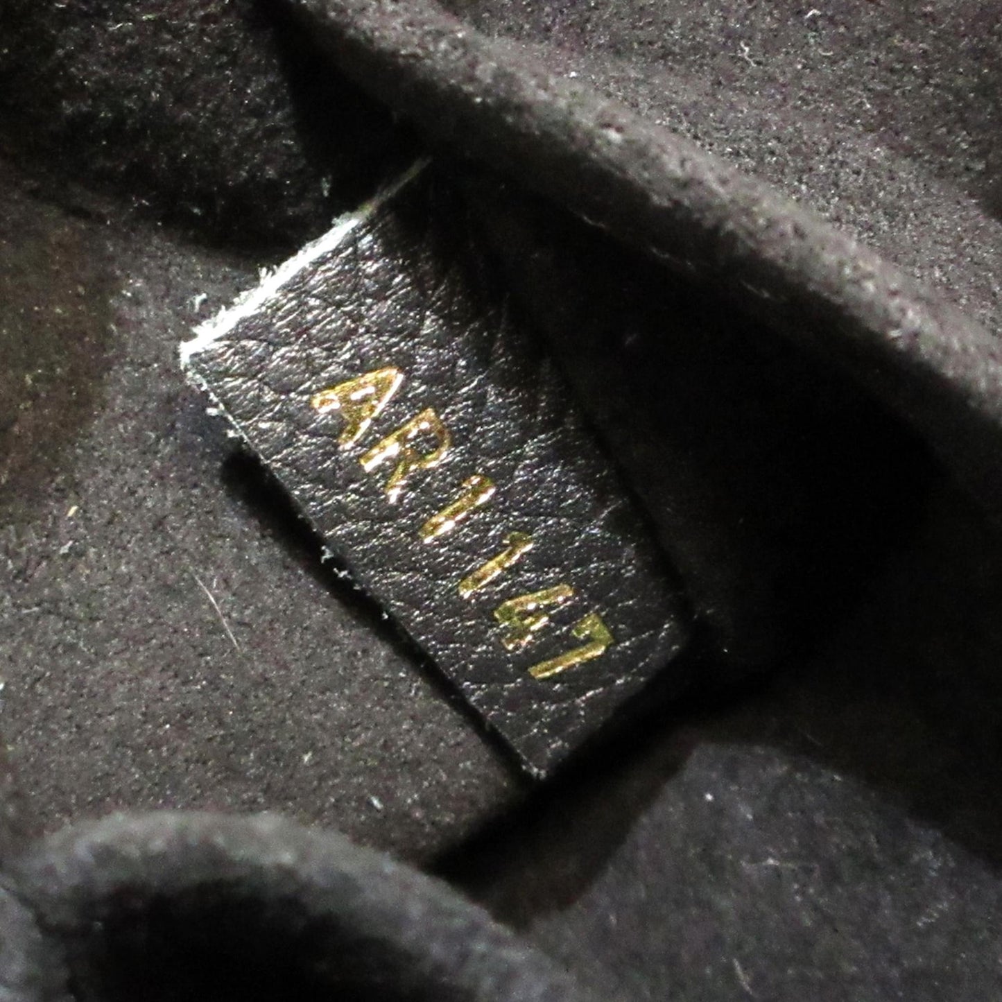 Louis Vuitton Lockmeto (SHG-4jvRNA)