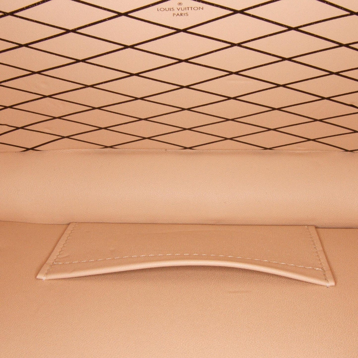 Louis Vuitton Logo Trunk Petite Malle (SHG-x4Nttq)